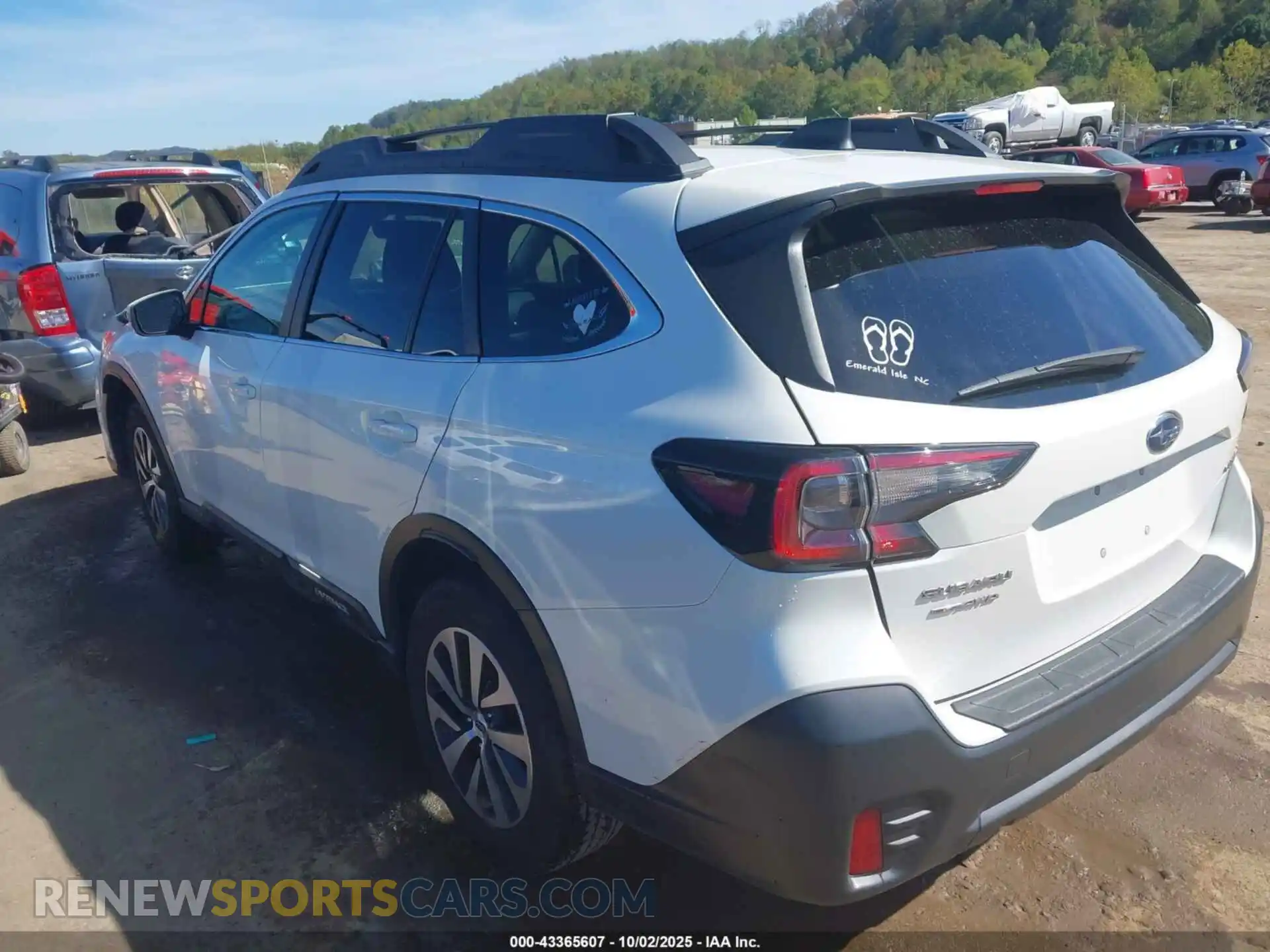 3 Photograph of a damaged car 4S4BTAFC7N3120810 SUBARU OUTBACK 2022