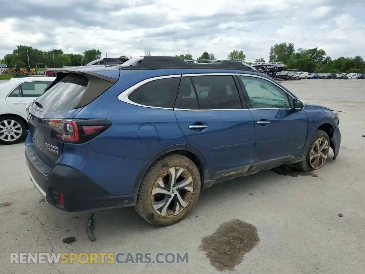 3 Photograph of a damaged car 4S4BTGPD0N3261003 SUBARU OUTBACK 2022