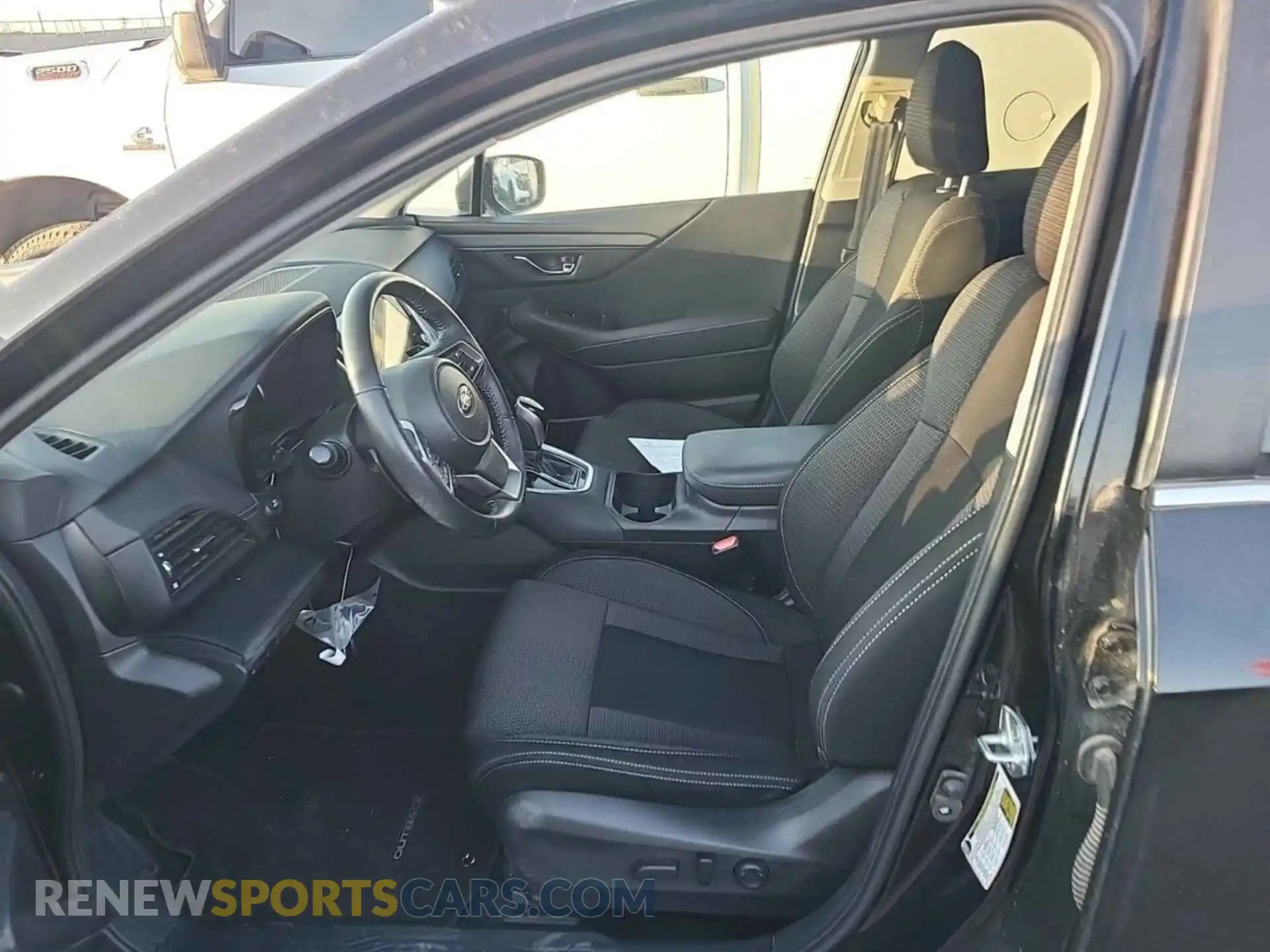 2 fotografías del automóvil dañado 4S4BTADC1P3192897 SUBARU OUTBACK 2023