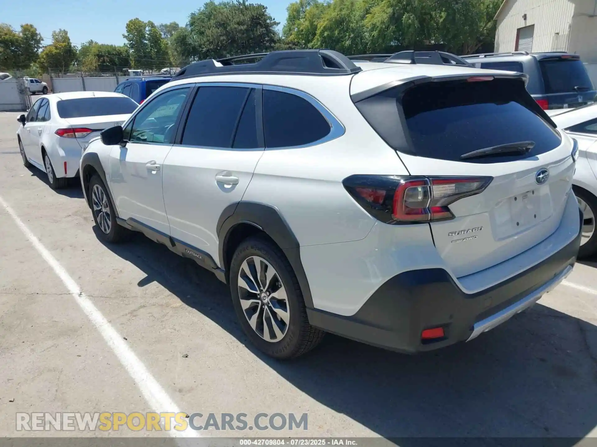 3 Photograph of a damaged car 4S4BTANC1P3125411 SUBARU OUTBACK 2023