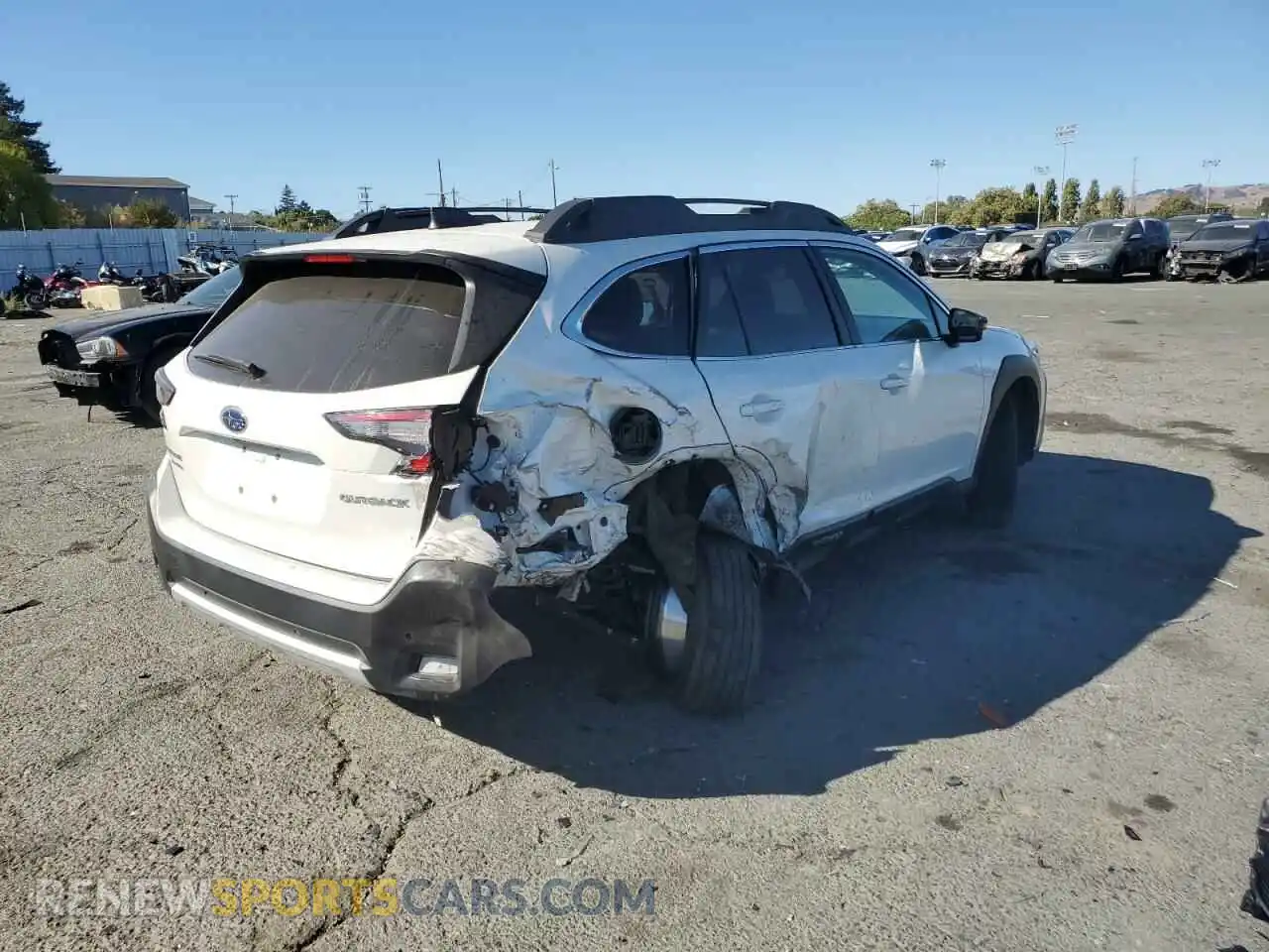 3 Photograph of a damaged car 4S4BTANC3P3136748 SUBARU OUTBACK 2023
