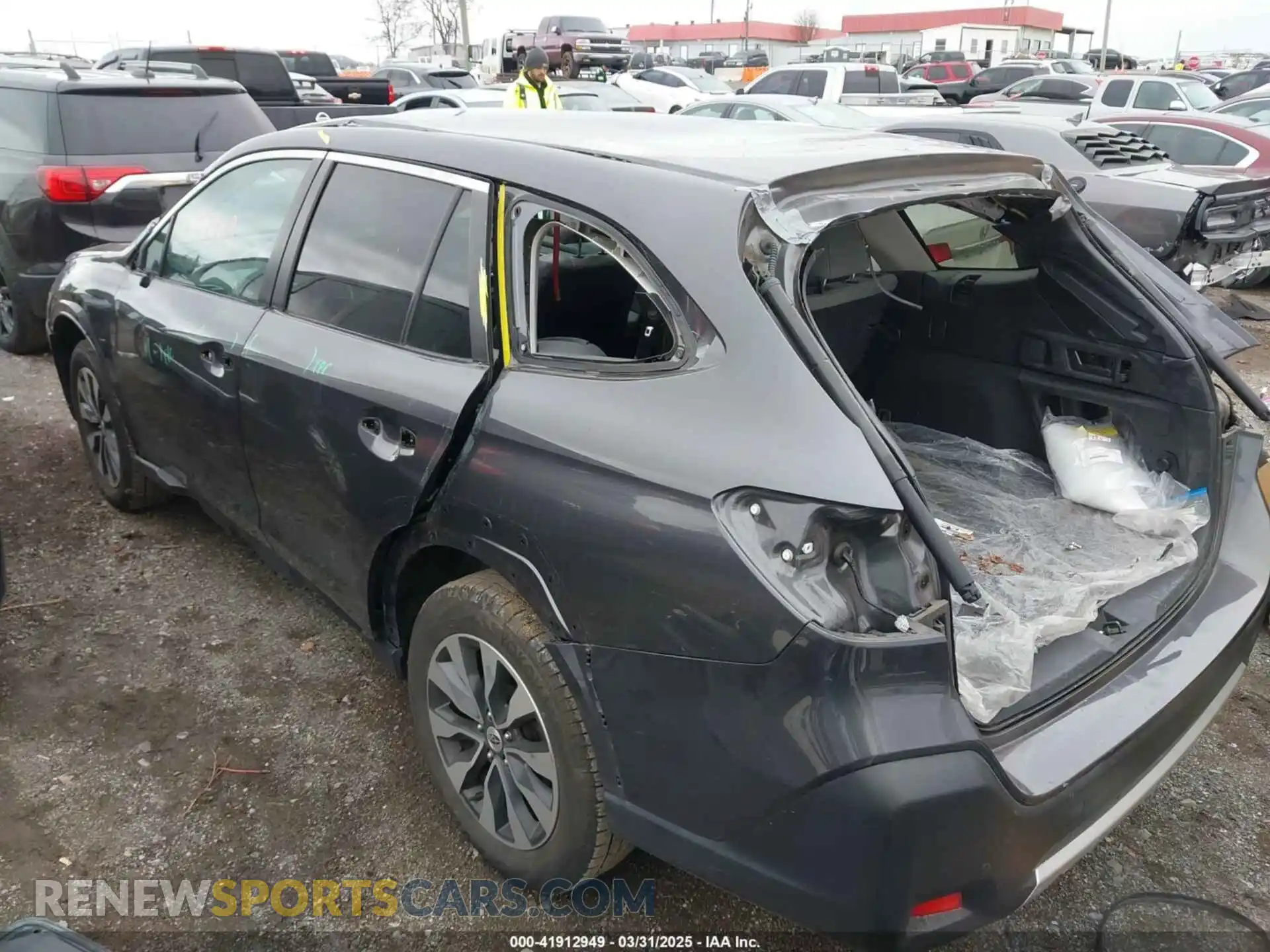 3 Photograph of a damaged car 4S4BTANC8P3139340 SUBARU OUTBACK 2023