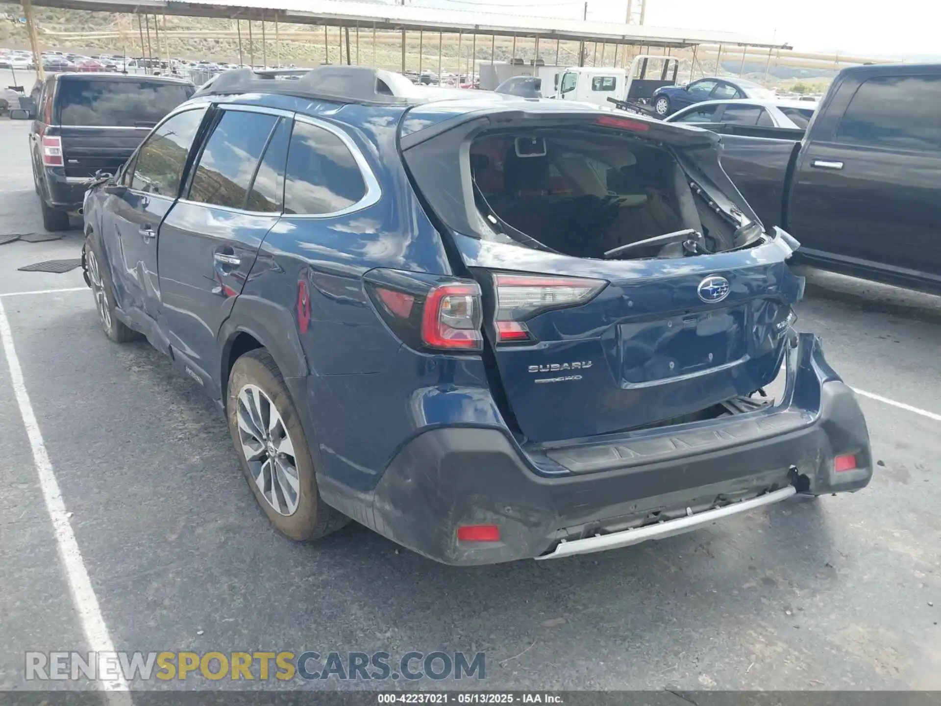 3 Photograph of a damaged car 4S4BTAPC0P3103090 SUBARU OUTBACK 2023