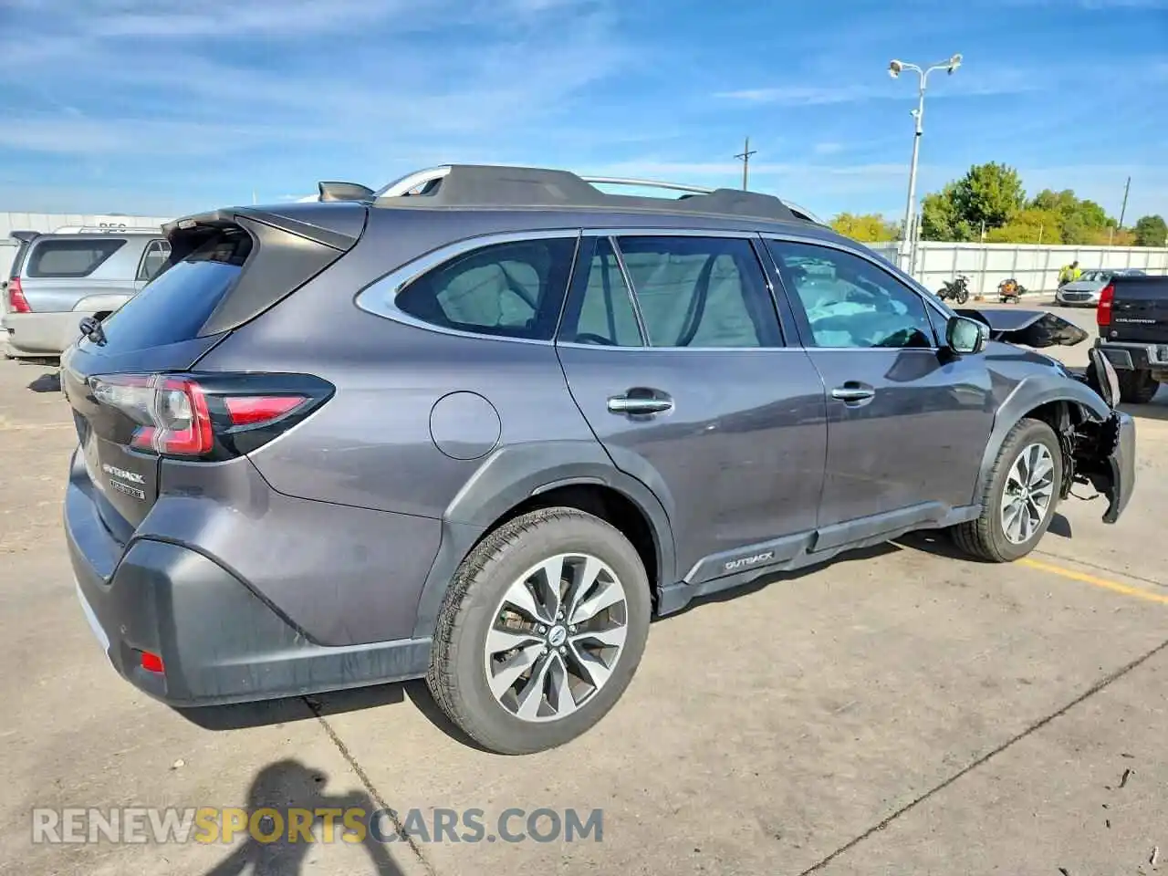 3 Photograph of a damaged car 4S4BTGPD6P3128782 SUBARU OUTBACK 2023