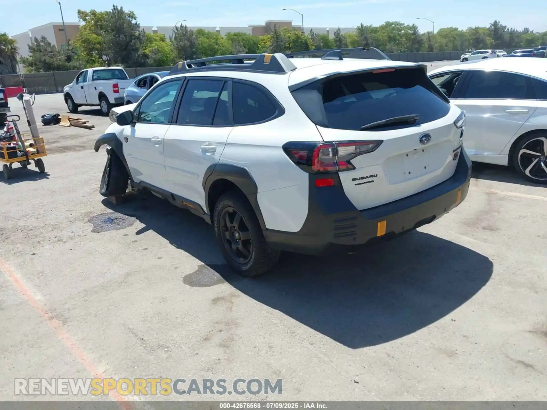 3 Photograph of a damaged car 4S4BTGUD2P3205295 SUBARU OUTBACK 2023