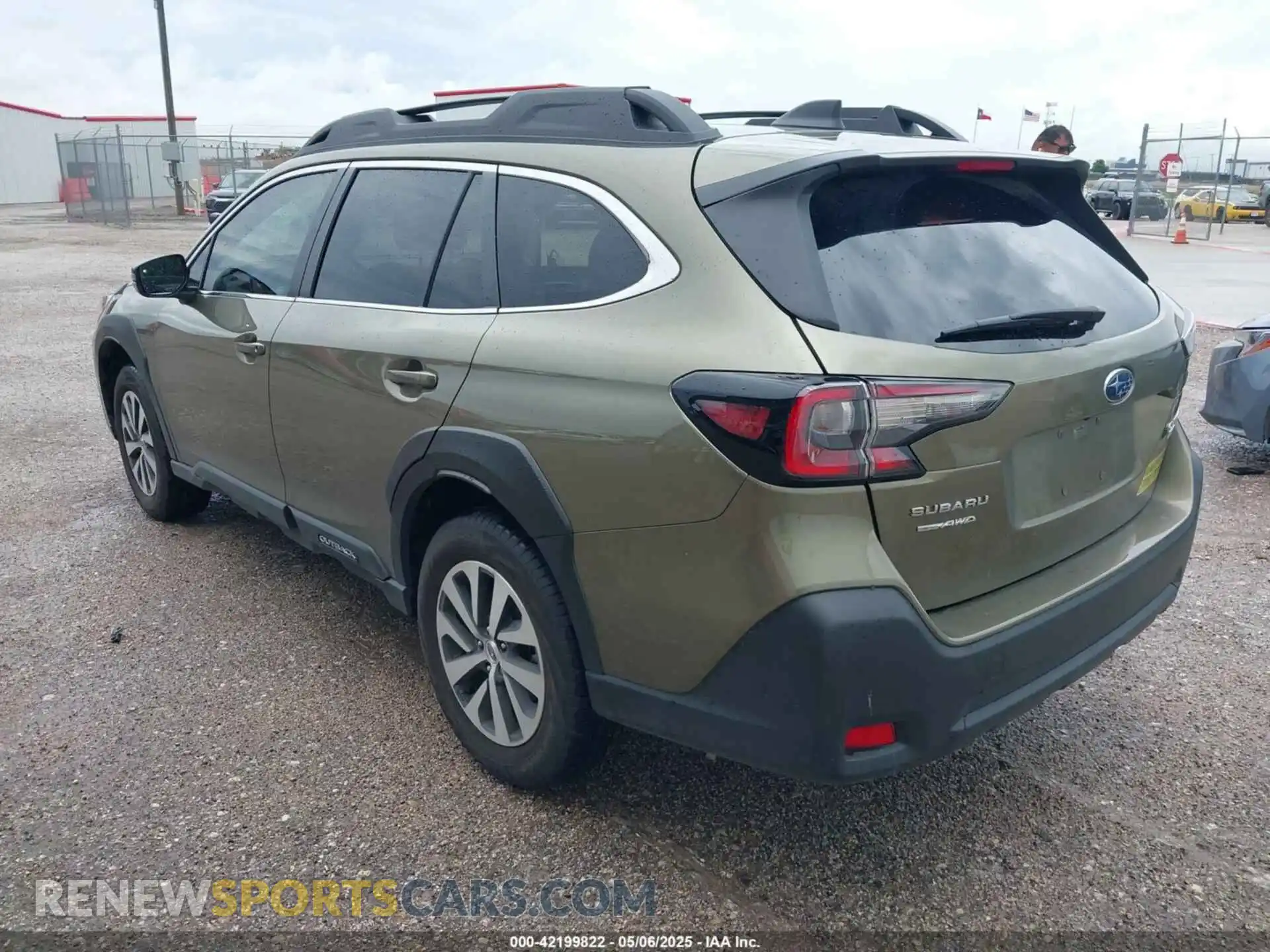 3 Photograph of a damaged car 4S4BTAFC3R3282634 SUBARU OUTBACK 2024