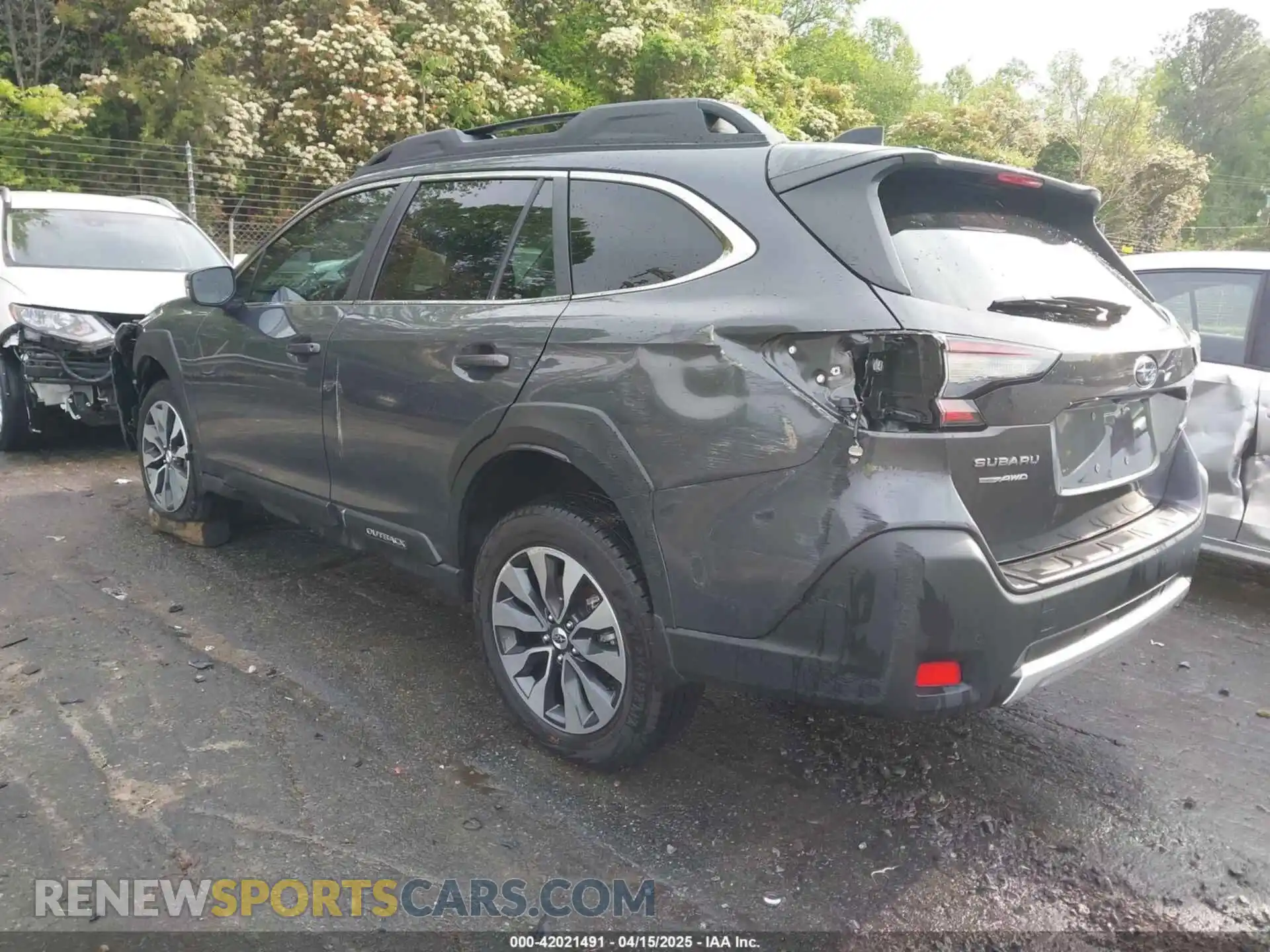 3 Photograph of a damaged car 4S4BTANC9R3135719 SUBARU OUTBACK 2024