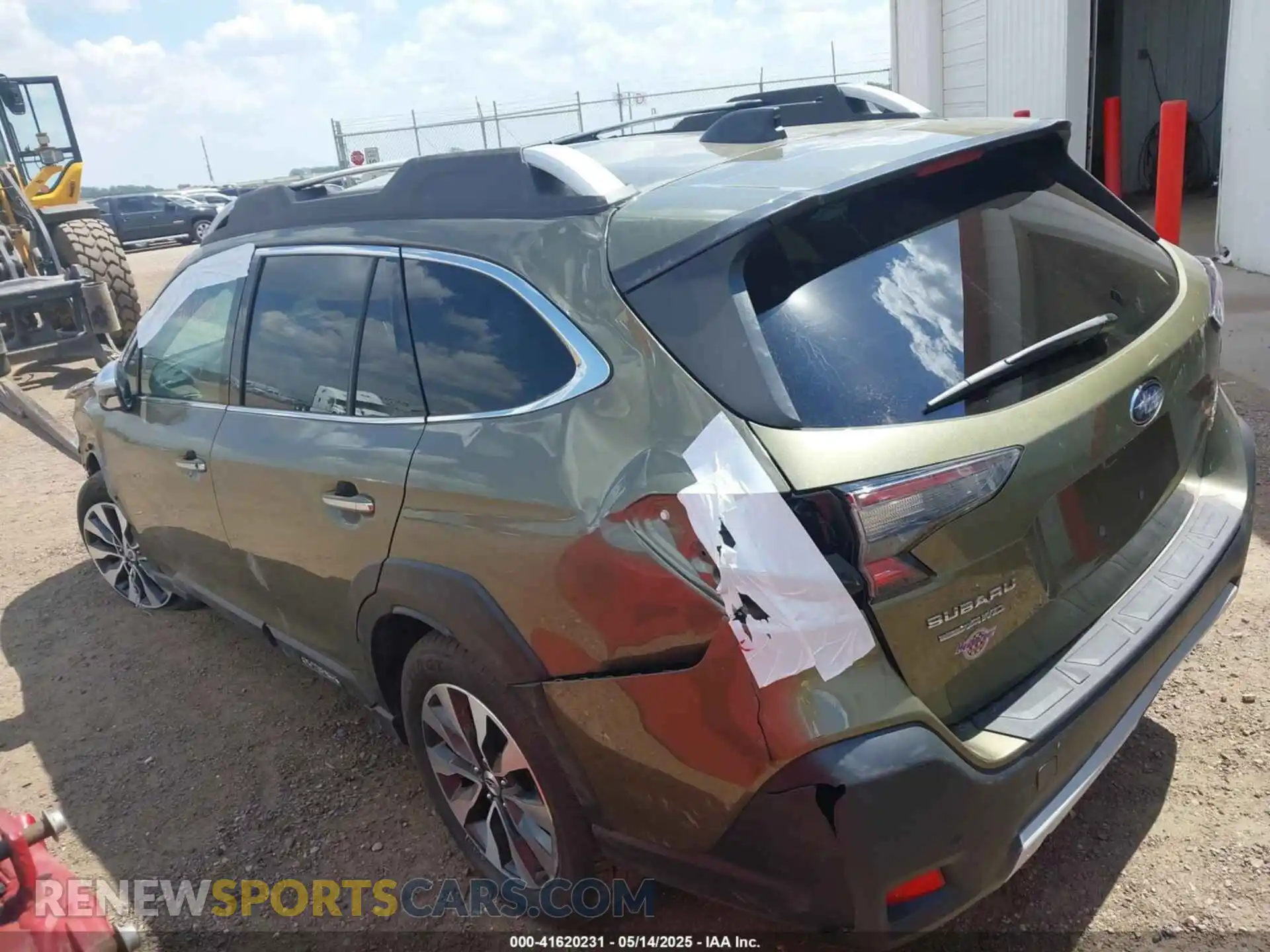 3 Photograph of a damaged car 4S4BTAPC1R3153841 SUBARU OUTBACK 2024