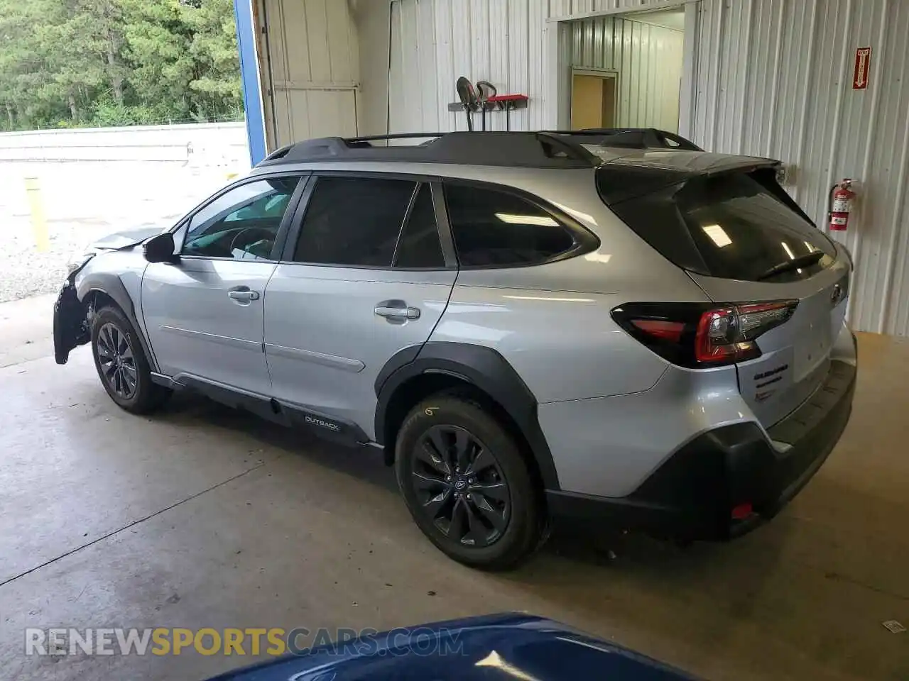 2 fotografías del automóvil dañado 4S4BTGLDXR3260419 SUBARU OUTBACK 2024