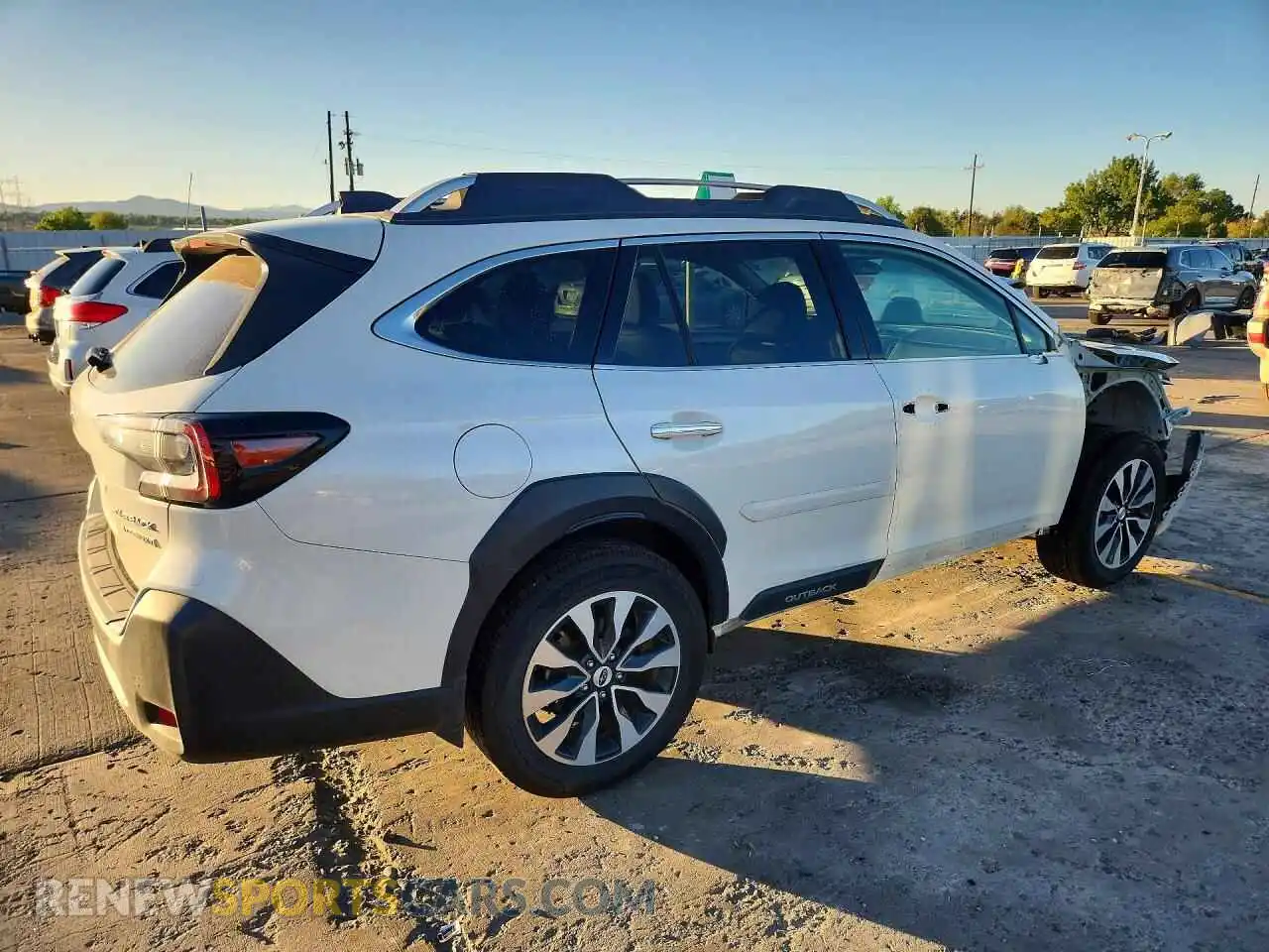 3 fotografías del automóvil dañado 4S4BTGPD7R3224164 SUBARU OUTBACK 2024
