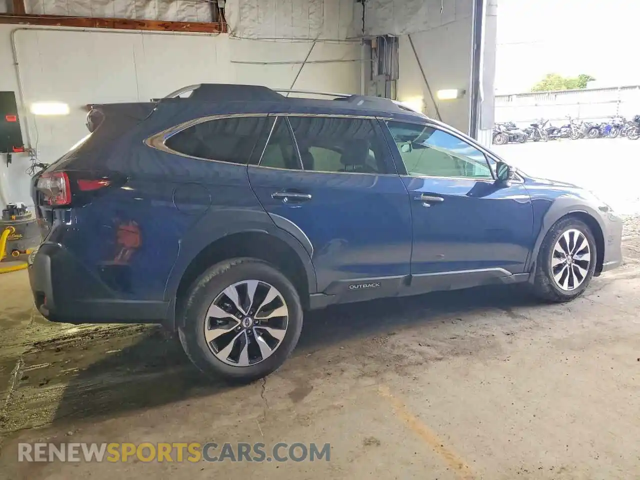 3 Photograph of a damaged car 4S4BTGPD8R3165724 SUBARU OUTBACK 2024