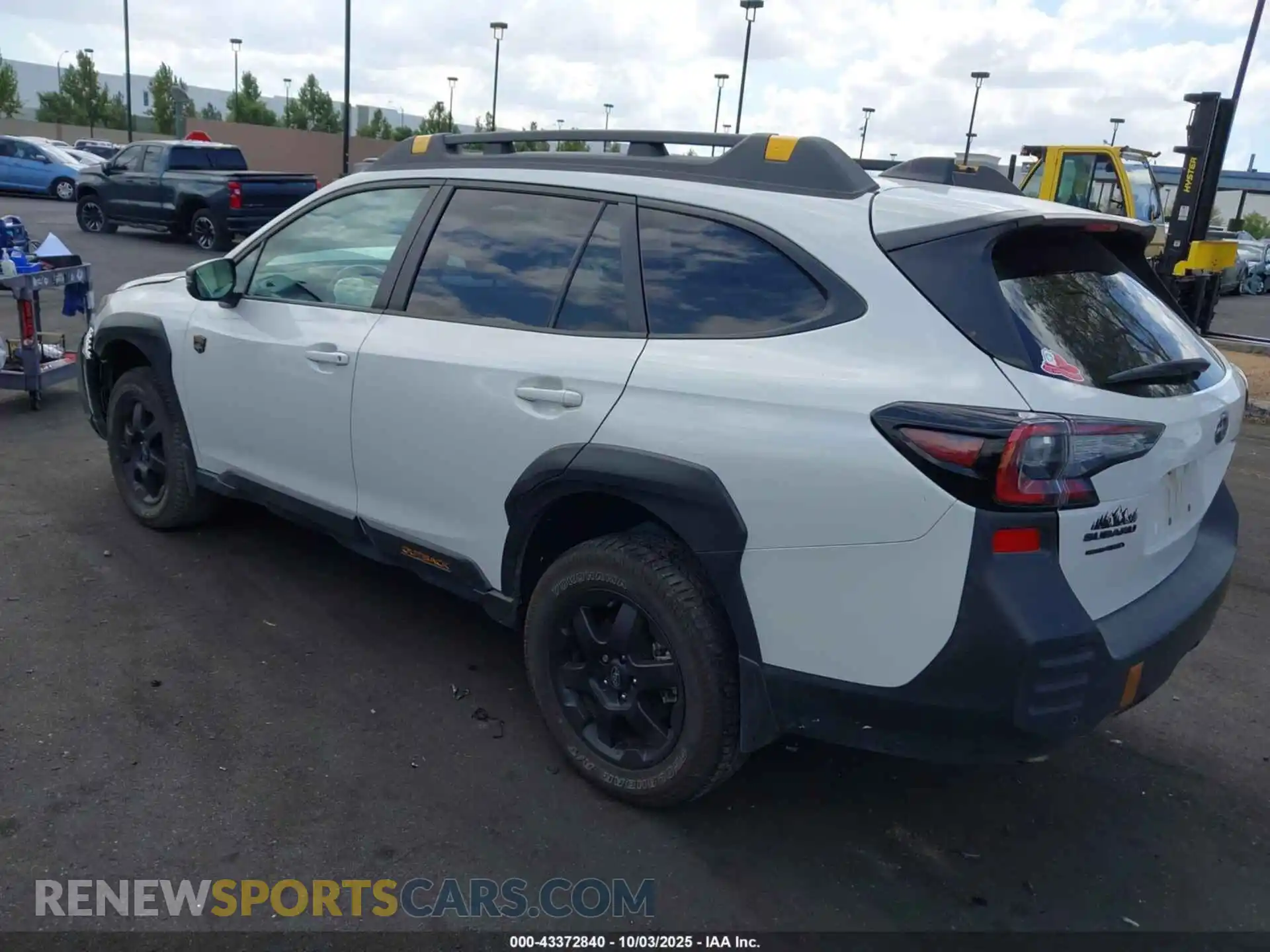 3 Фотография поврежденного автомобиля 4S4BTGUD4R3239368 SUBARU OUTBACK 2024