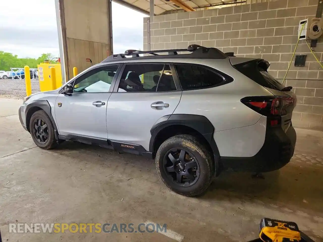 2 Photograph of a damaged car 4S4BTGUD7R3250218 SUBARU OUTBACK 2024