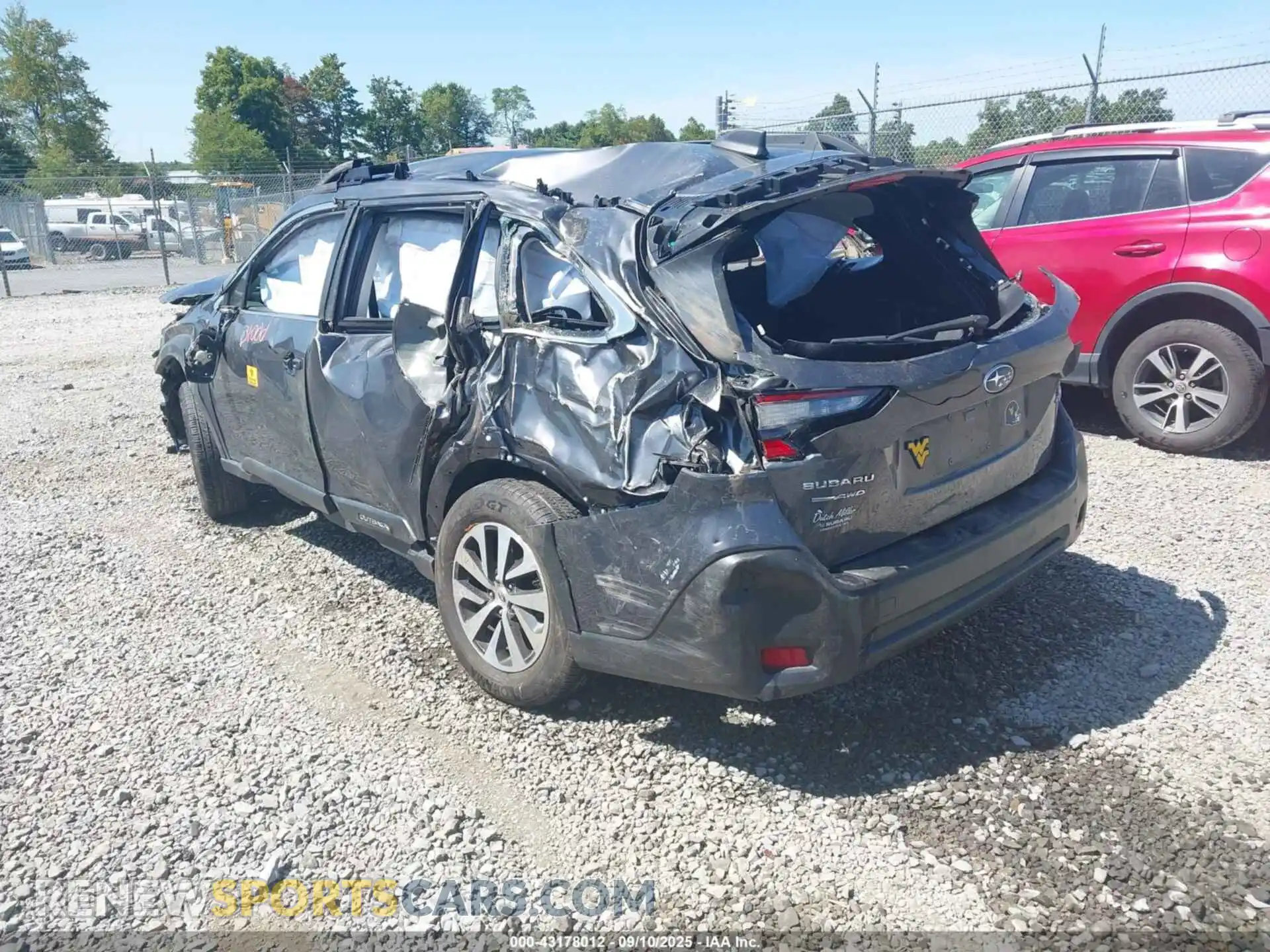 3 Photograph of a damaged car 4S4BTAAC8S3158291 SUBARU OUTBACK 2025