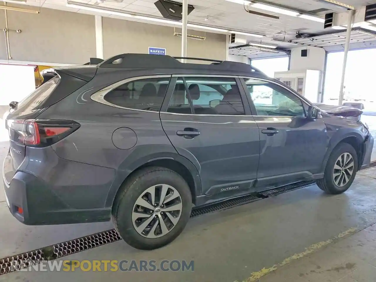 3 Photograph of a damaged car 4S4BTACCXS3274184 SUBARU OUTBACK 2025