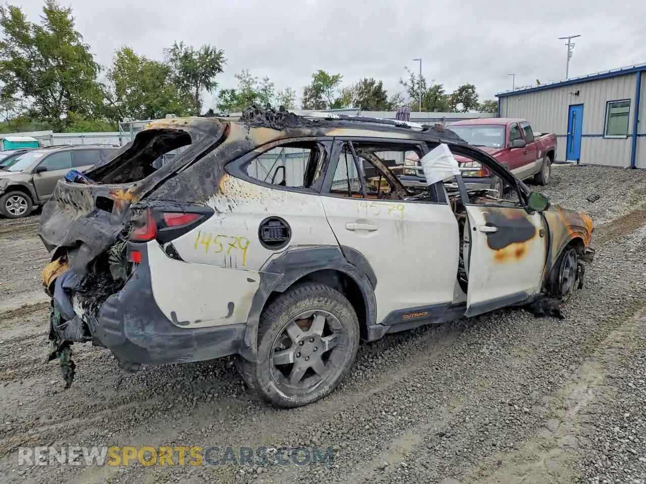 3 Фотография поврежденного автомобиля 4S4BTGUD6S3137866 SUBARU OUTBACK 2025