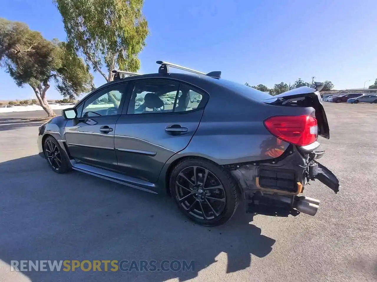 2 fotografías del automóvil dañado JF1VA1P61M8801777 SUBARU WRX 2021
