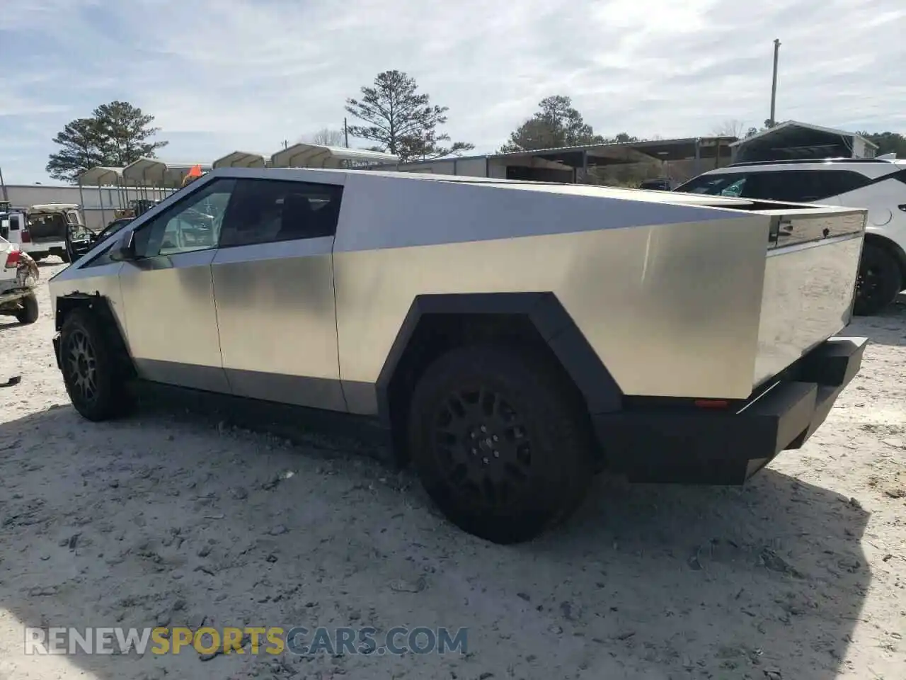 2 Photograph of a damaged car 7G2CEHED5RA040883 TESLA CYBERTRUCK 2024