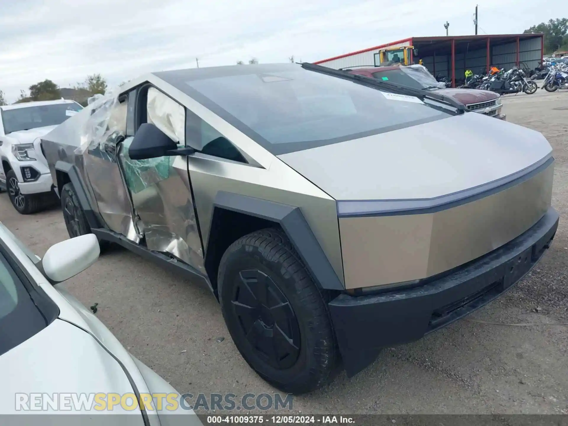 1 Photograph of a damaged car 7G2CEHED8RA029960 TESLA CYBERTRUCK 2024