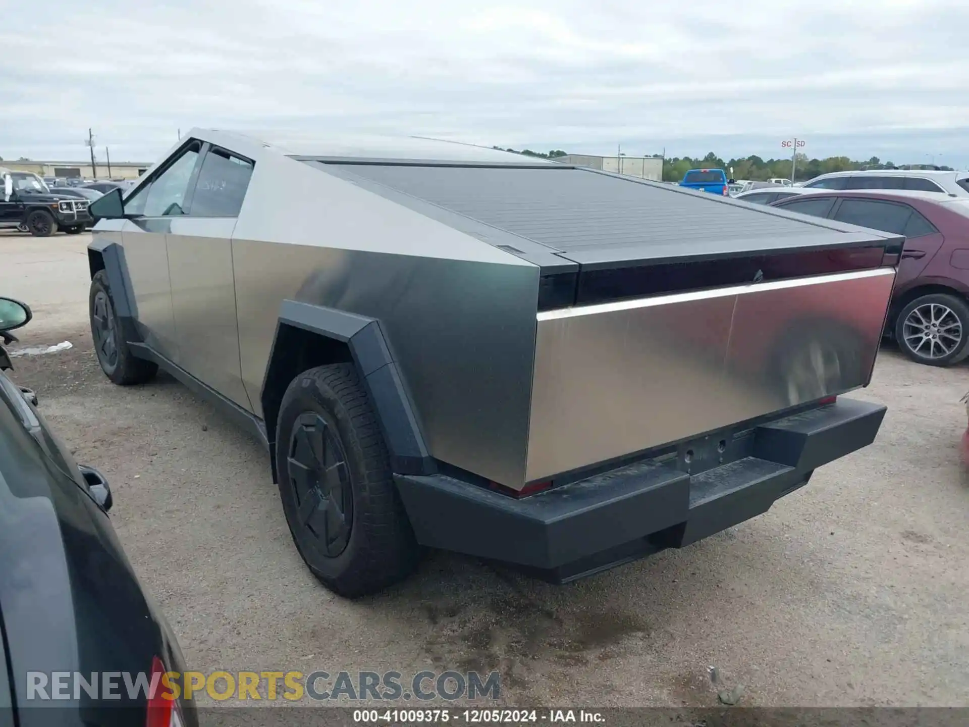3 Photograph of a damaged car 7G2CEHED8RA029960 TESLA CYBERTRUCK 2024