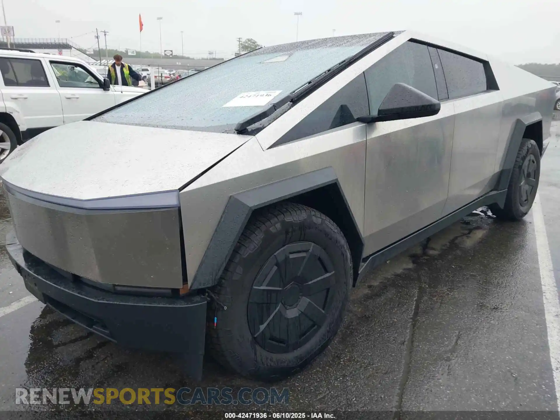 2 Photograph of a damaged car 7G2CEHEDXRA043438 TESLA CYBERTRUCK 2024