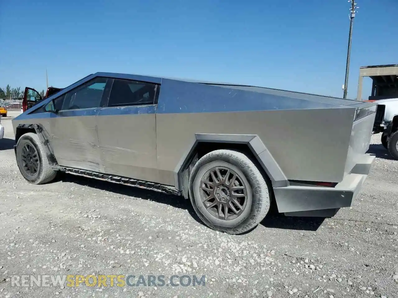 2 Photograph of a damaged car 7G2CEHEDXRA051815 TESLA CYBERTRUCK 2024