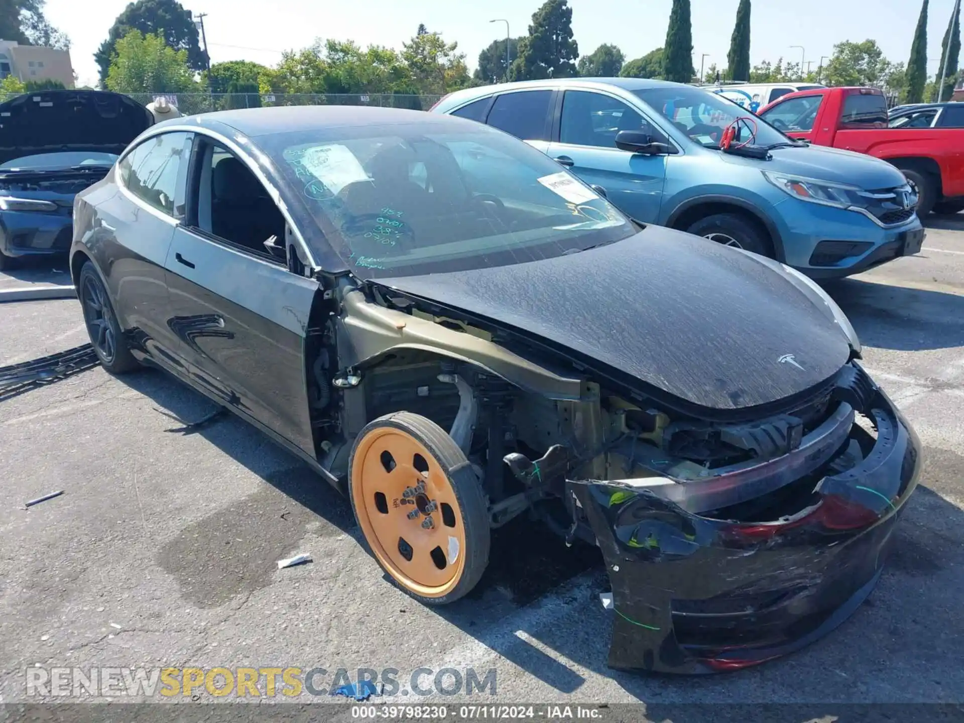 1 Photograph of a damaged car 5YJ3E1EA3KF304546 TESLA MODEL 3 2019