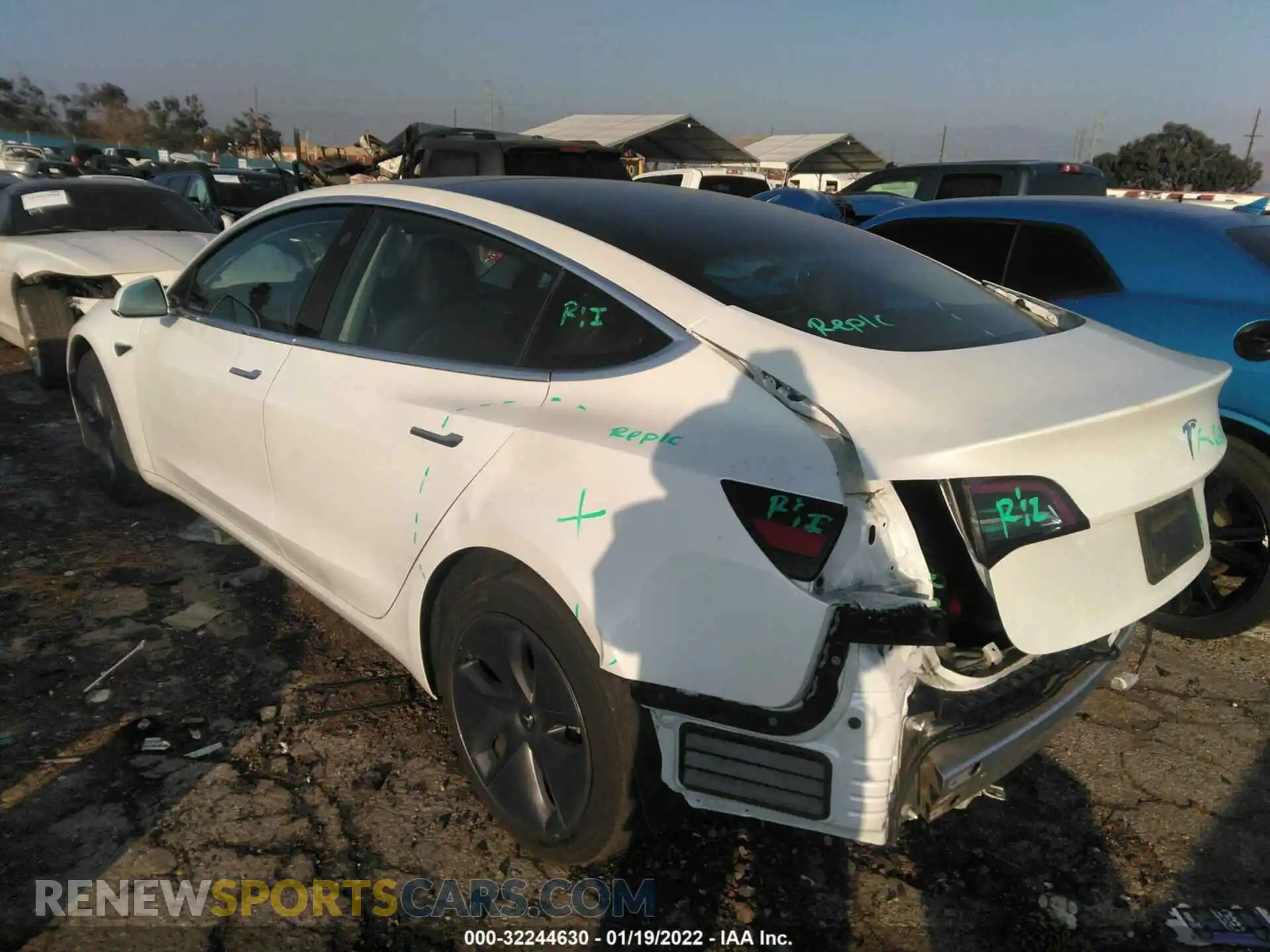 3 Photograph of a damaged car 5YJ3E1EA4KF485897 TESLA MODEL 3 2019