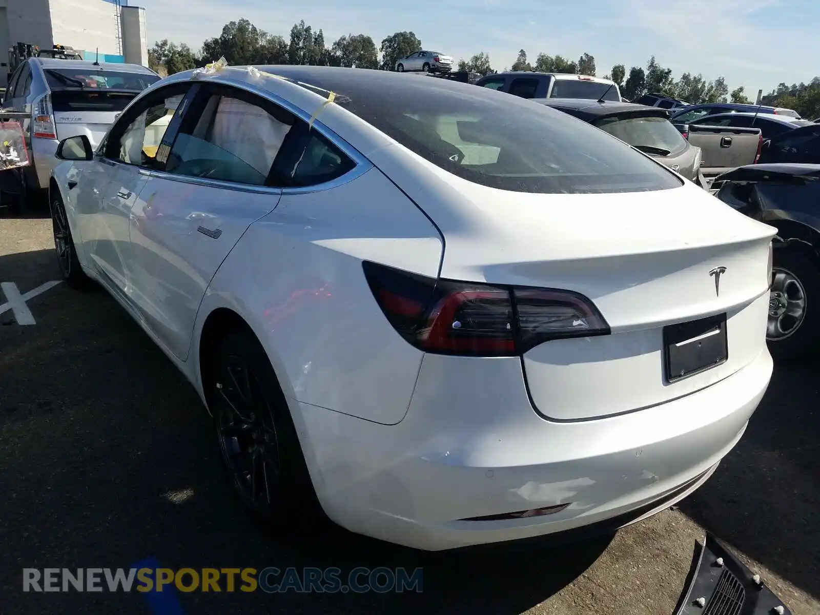 3 Photograph of a damaged car 5YJ3E1EA5KF482717 TESLA MODEL 3 2019