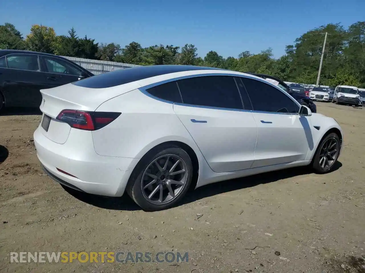 3 Photograph of a damaged car 5YJ3E1EA7KF484288 TESLA MODEL 3 2019