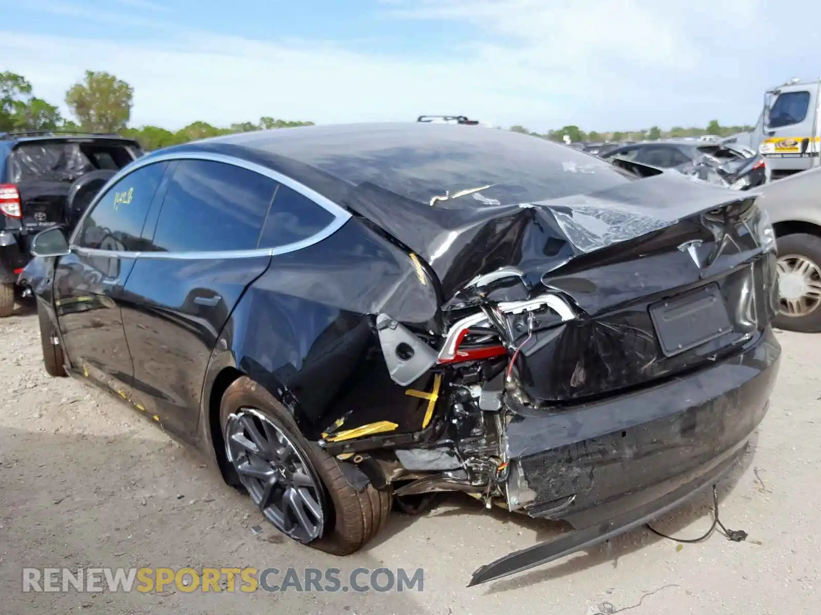 3 Photograph of a damaged car 5YJ3E1EA7KF484291 TESLA MODEL 3 2019