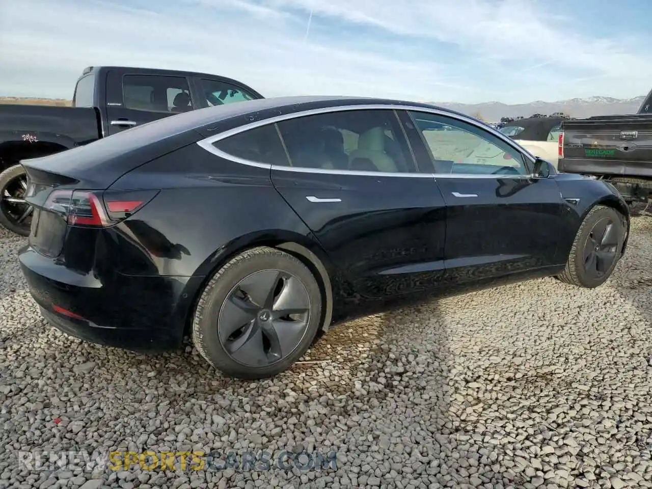 3 Photograph of a damaged car 5YJ3E1EA9KF323652 TESLA MODEL 3 2019