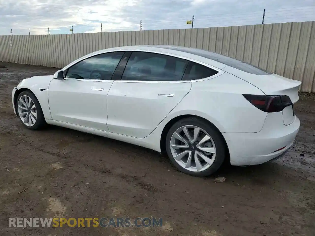 2 fotografías del automóvil dañado 5YJ3E1EAXKF314667 TESLA MODEL 3 2019