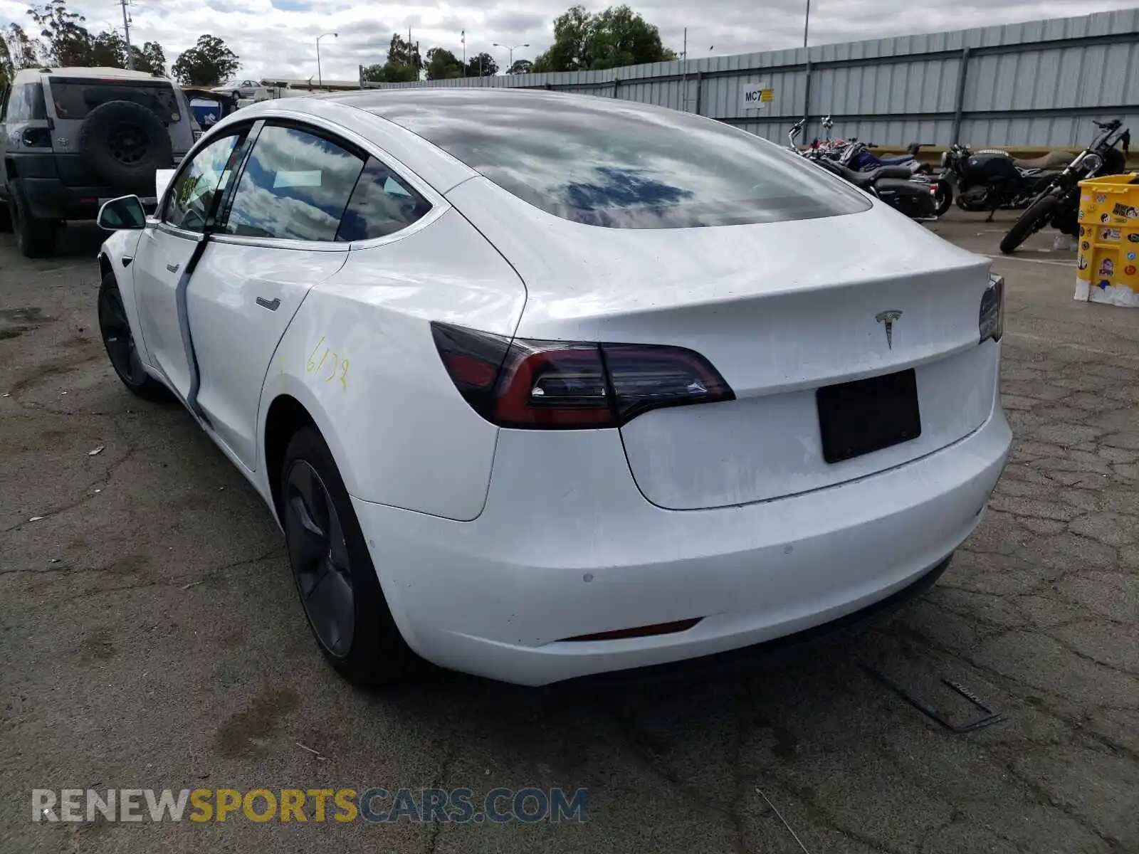 3 Photograph of a damaged car 5YJ3E1EAXKF425154 TESLA MODEL 3 2019