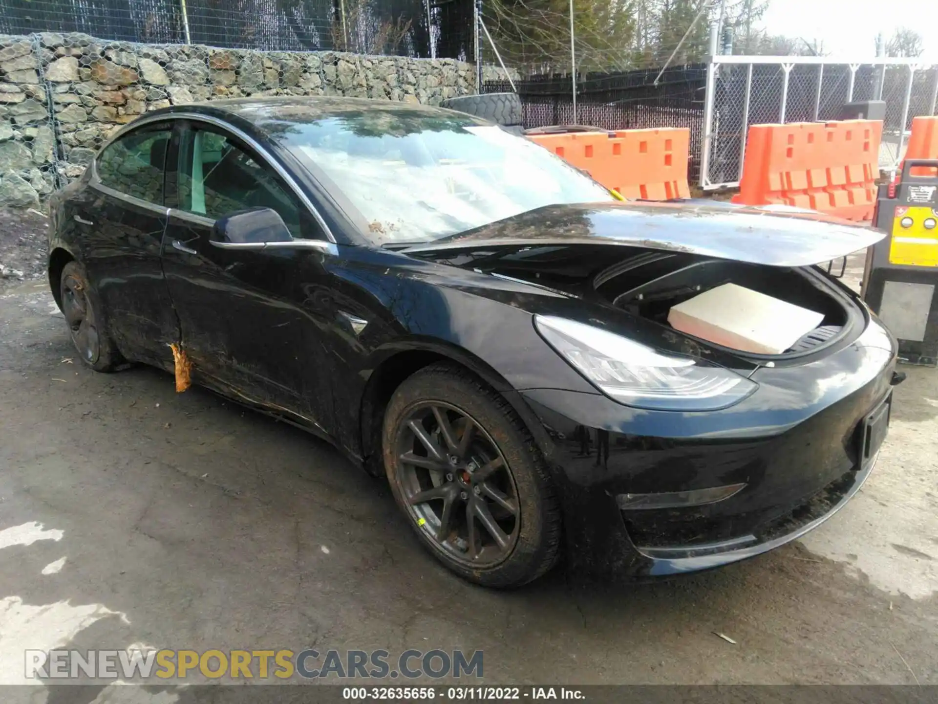 1 Photograph of a damaged car 5YJ3E1EB0KF384333 TESLA MODEL 3 2019