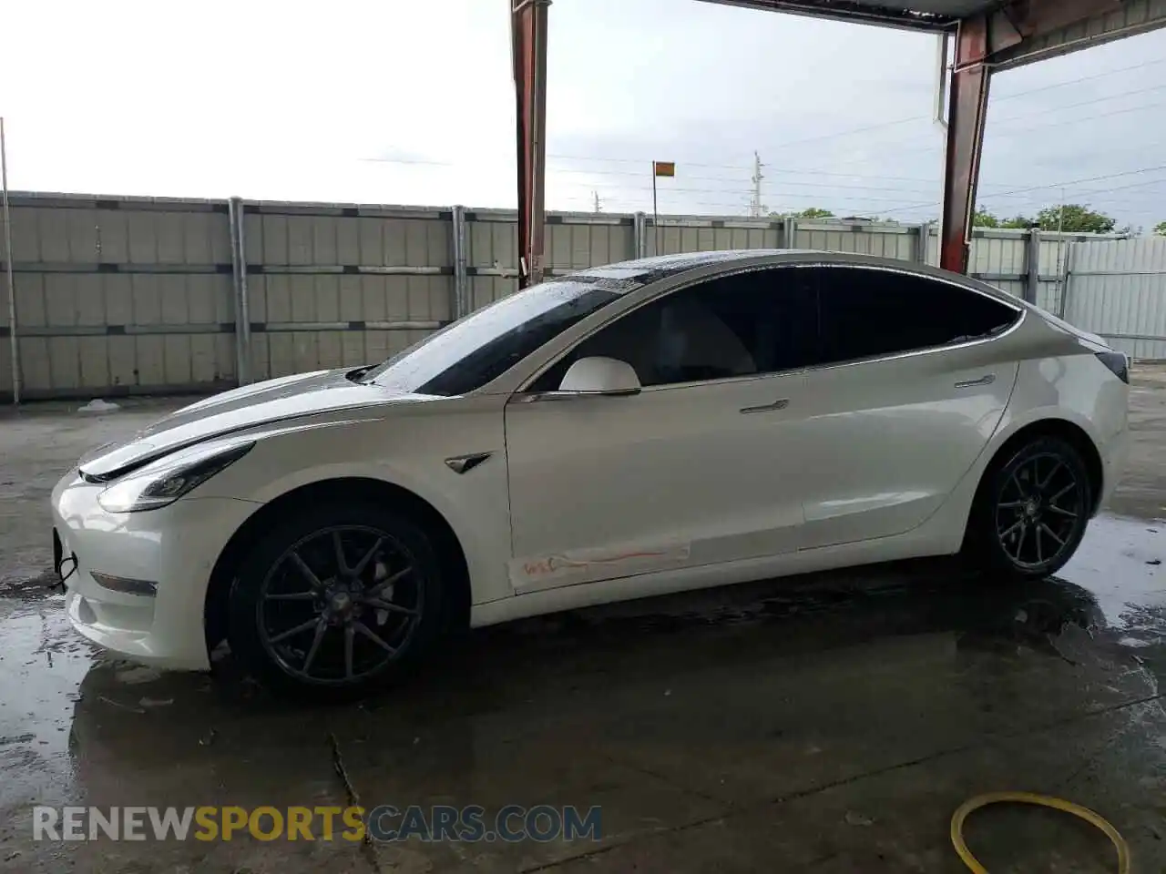 1 Photograph of a damaged car 5YJ3E1EB0KF513168 TESLA MODEL 3 2019