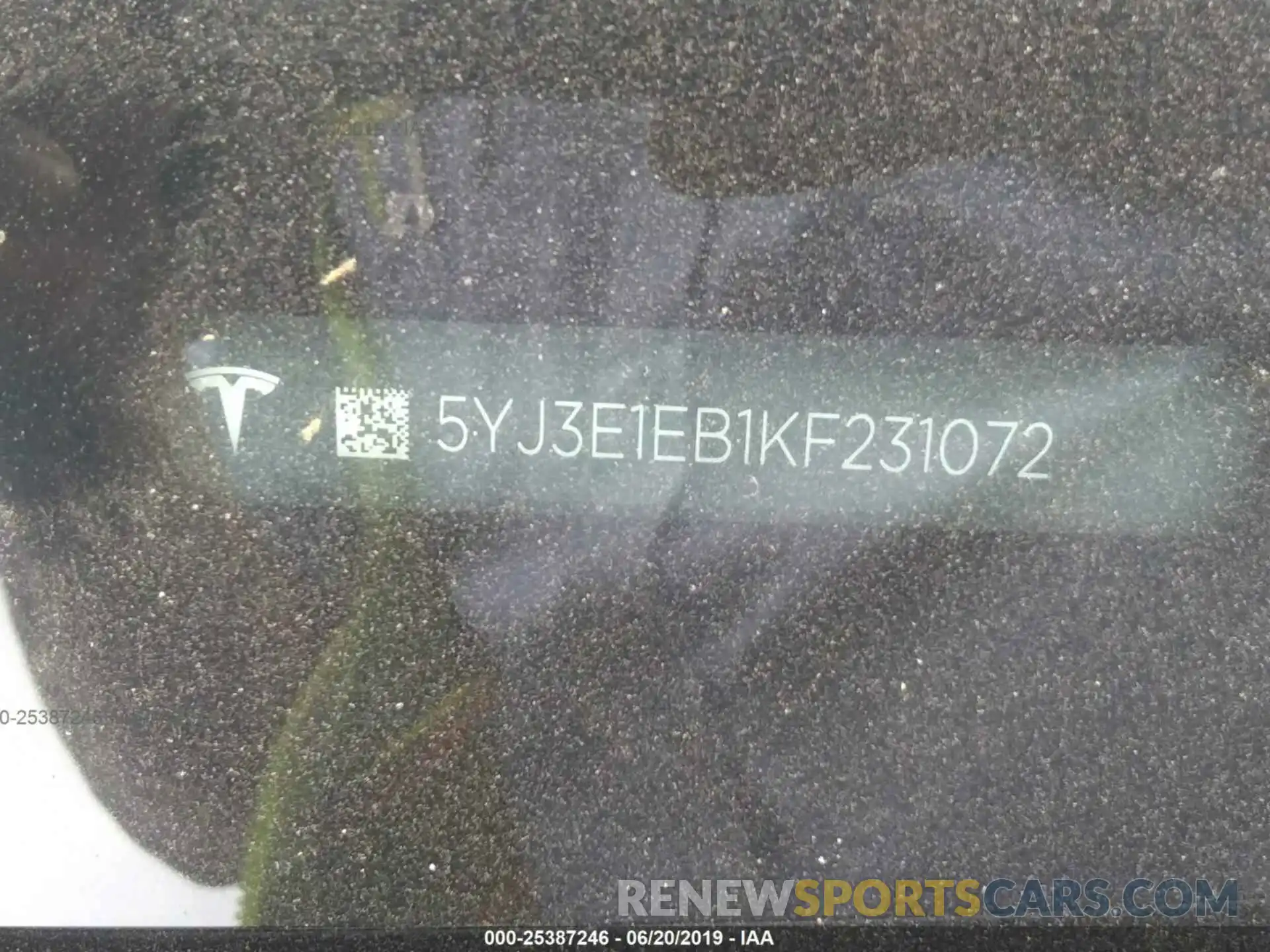 9 Photograph of a damaged car 5YJ3E1EB1KF231072 TESLA MODEL 3 2019