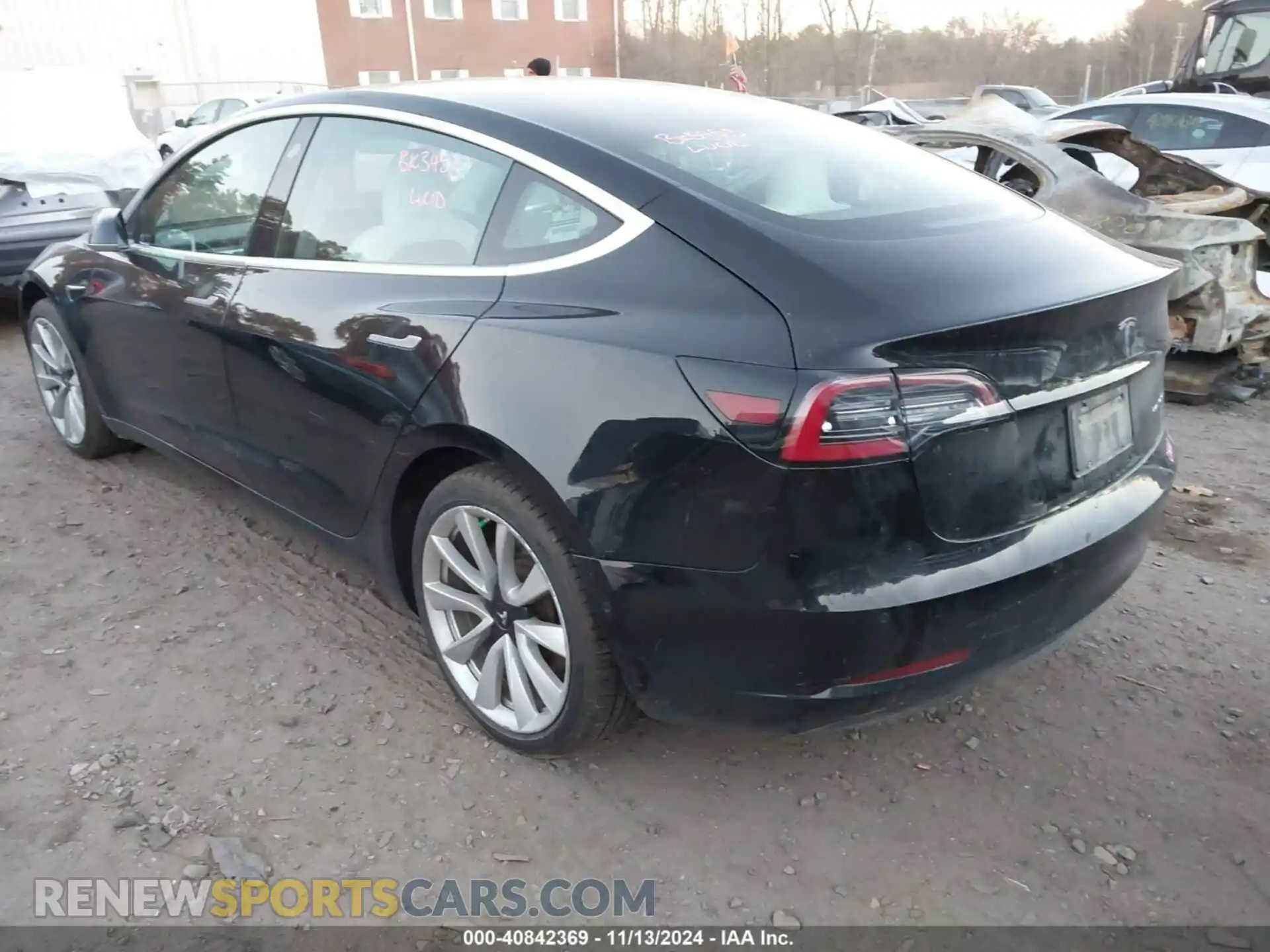 3 Photograph of a damaged car 5YJ3E1EB1KF391453 TESLA MODEL 3 2019