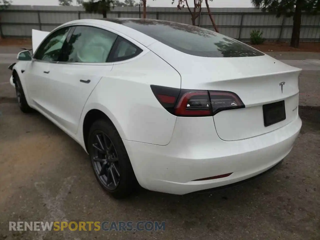 3 Photograph of a damaged car 5YJ3E1EB2KF359594 TESLA MODEL 3 2019