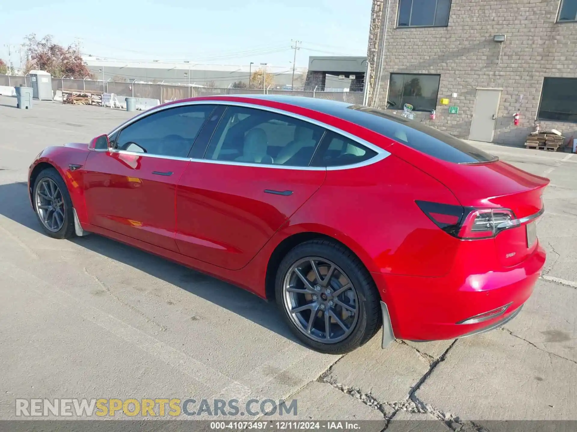 3 Фотография поврежденного автомобиля 5YJ3E1EB2KF390862 TESLA MODEL 3 2019