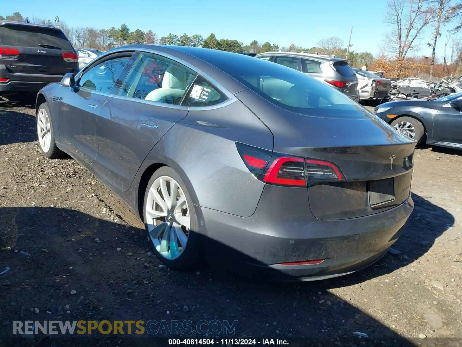 3 Photograph of a damaged car 5YJ3E1EB3KF195725 TESLA MODEL 3 2019