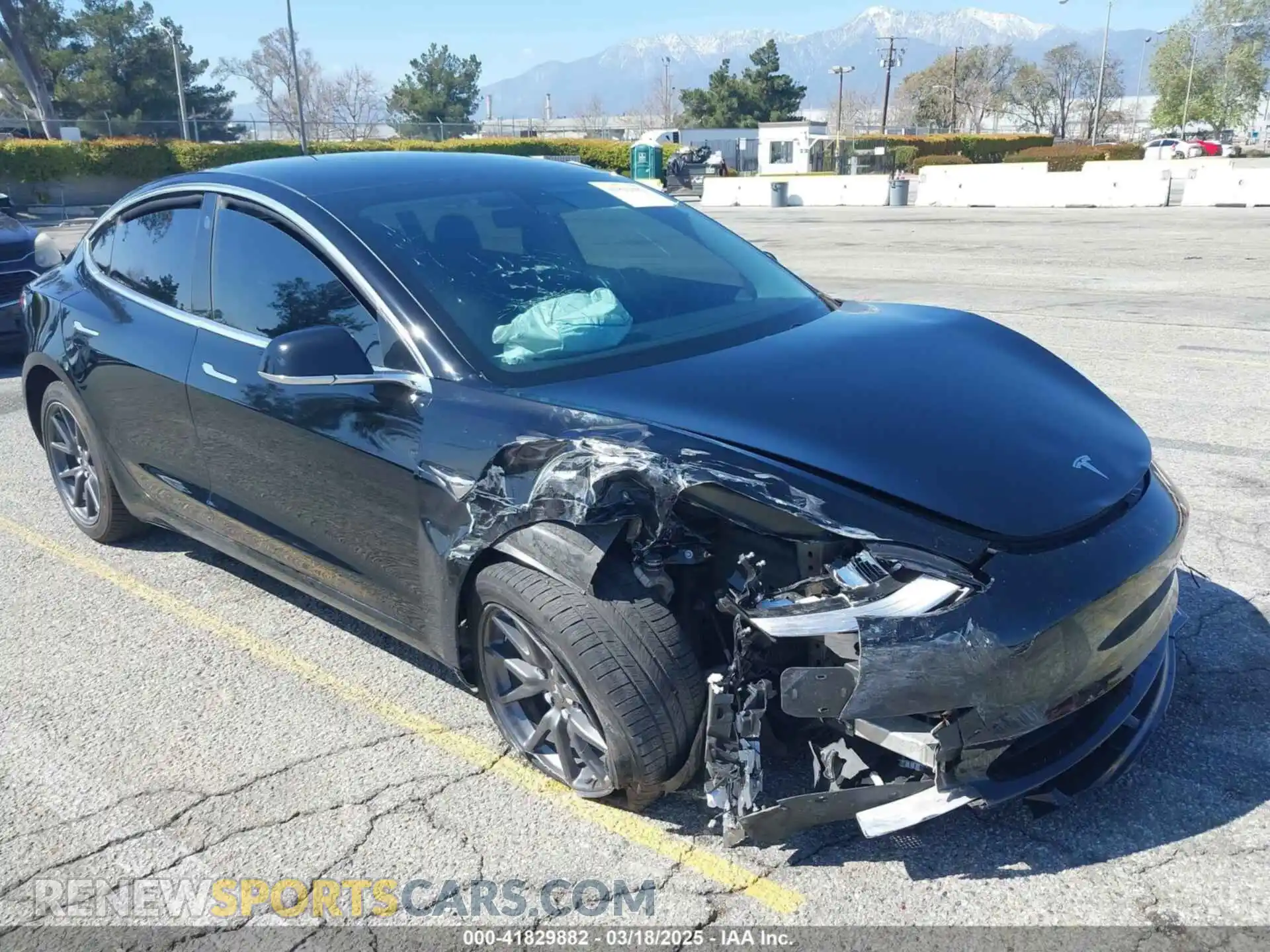1 Фотография поврежденного автомобиля 5YJ3E1EB3KF384598 TESLA MODEL 3 2019