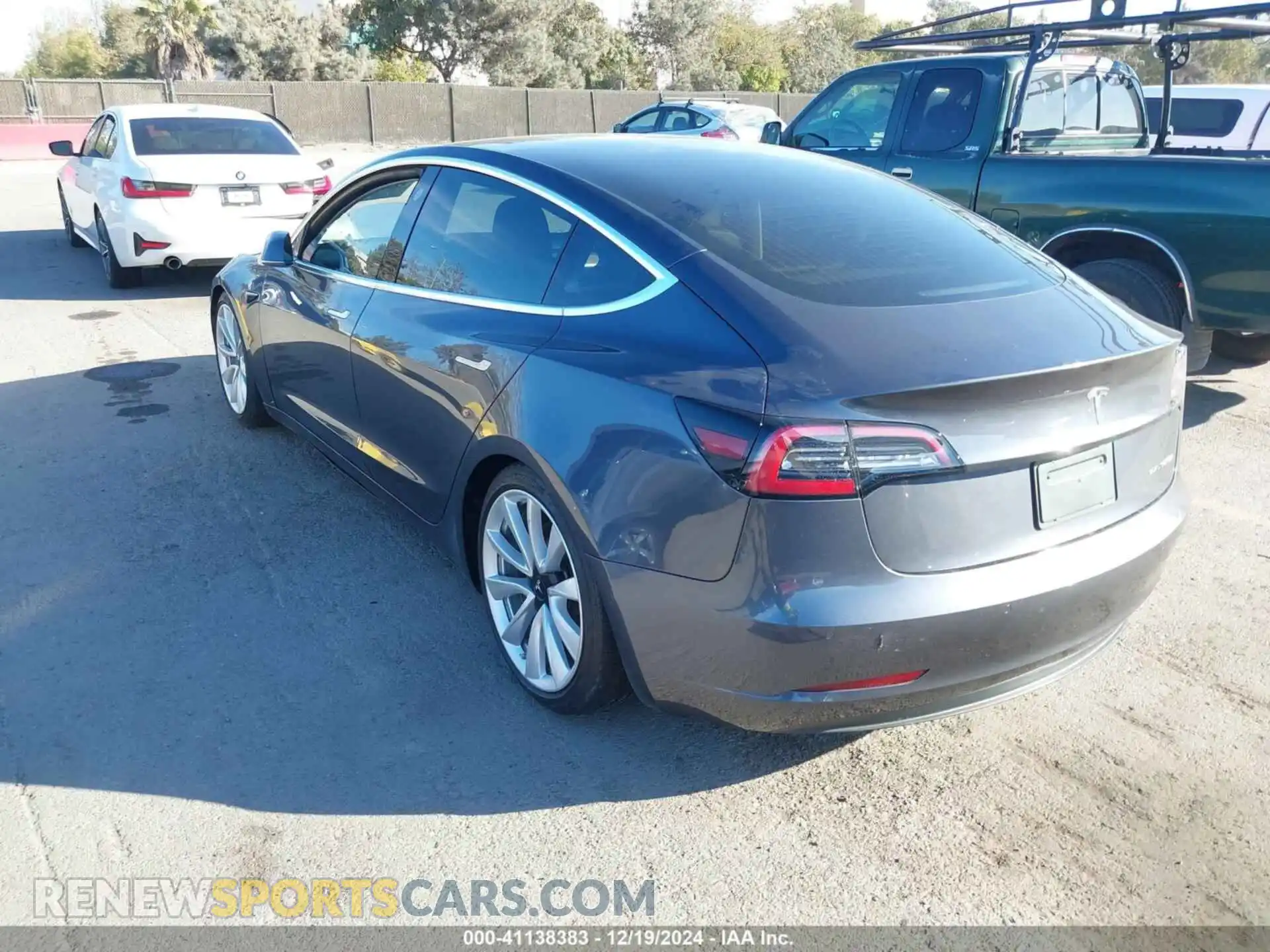 3 Photograph of a damaged car 5YJ3E1EB3KF406552 TESLA MODEL 3 2019