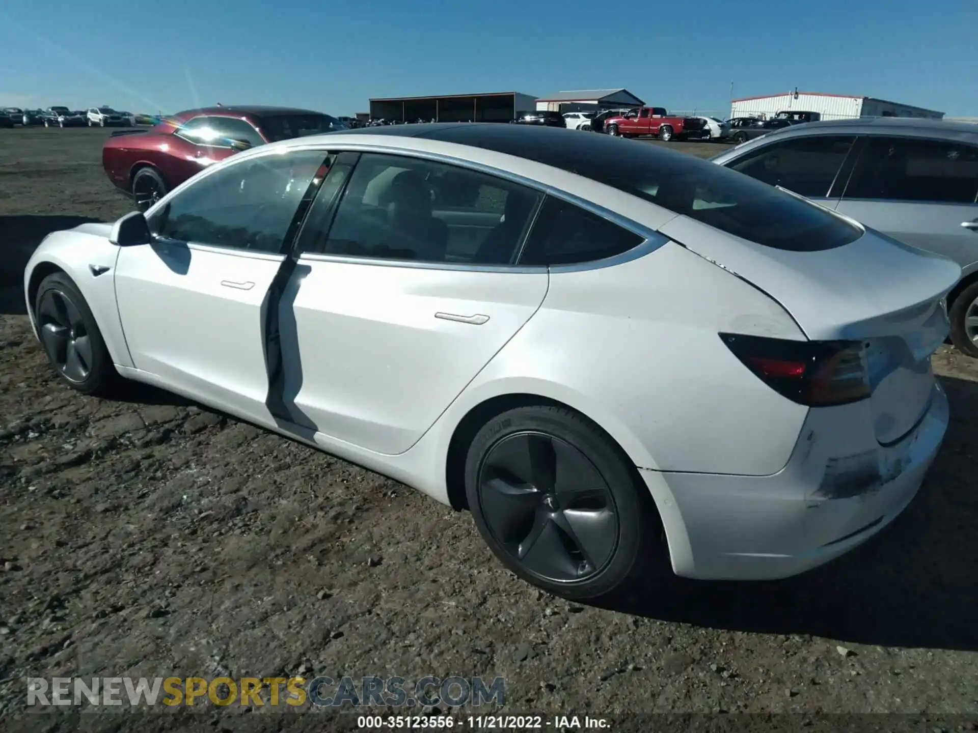 3 Photograph of a damaged car 5YJ3E1EB3KF437445 TESLA MODEL 3 2019
