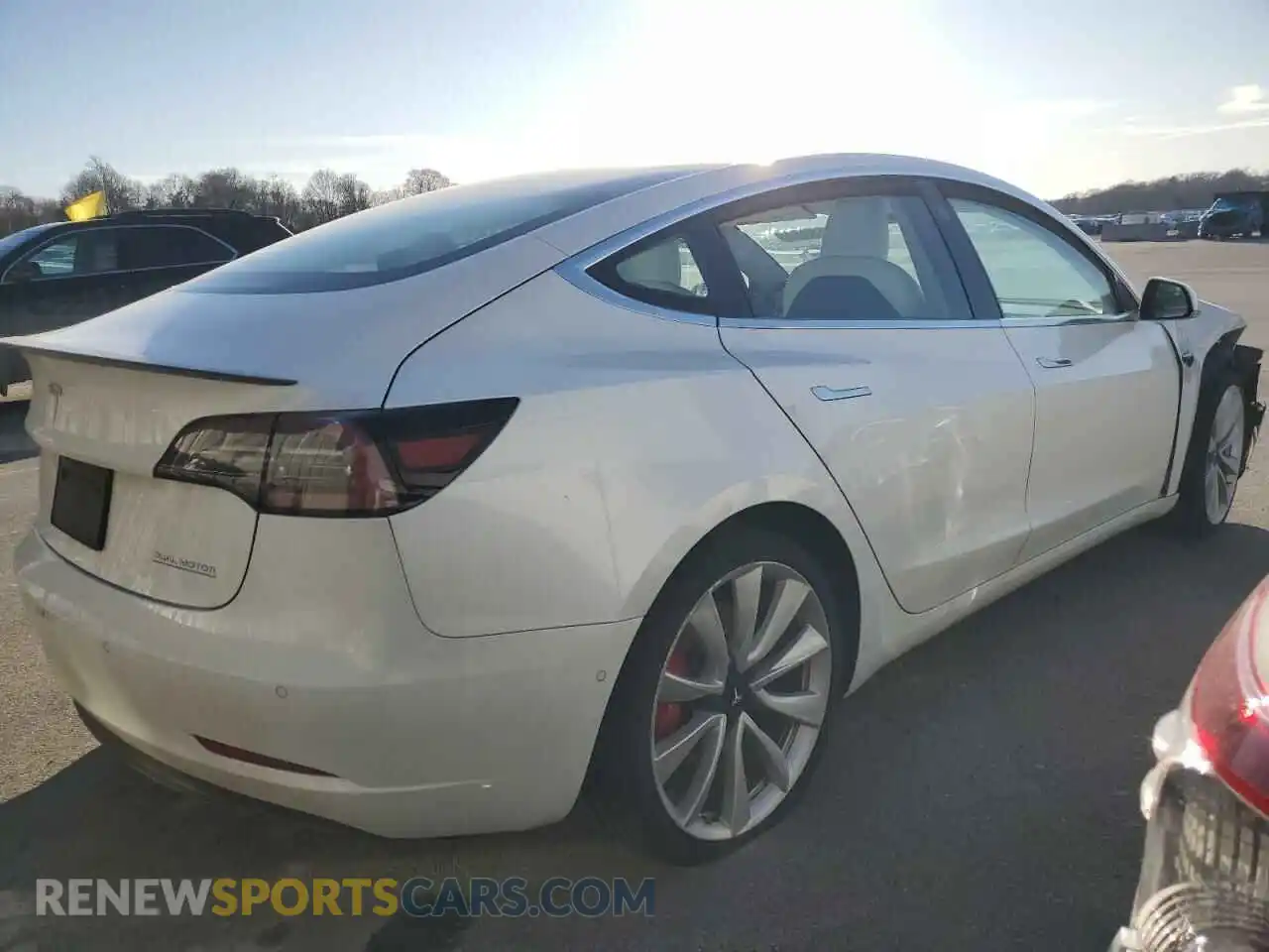 3 Photograph of a damaged car 5YJ3E1EB3KF487553 TESLA MODEL 3 2019