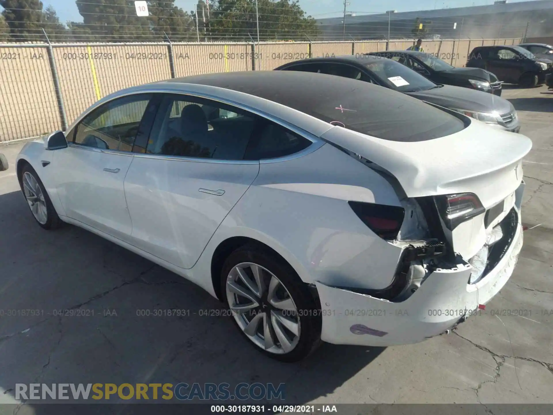 3 Photograph of a damaged car 5YJ3E1EB3KF512662 TESLA MODEL 3 2019
