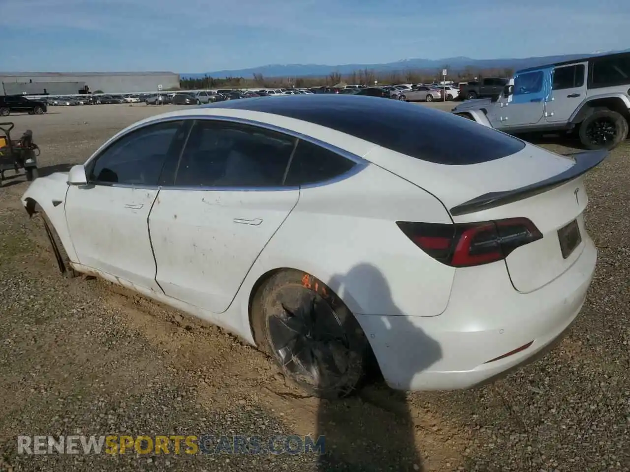 2 fotografías del automóvil dañado 5YJ3E1EB3KF513195 TESLA MODEL 3 2019