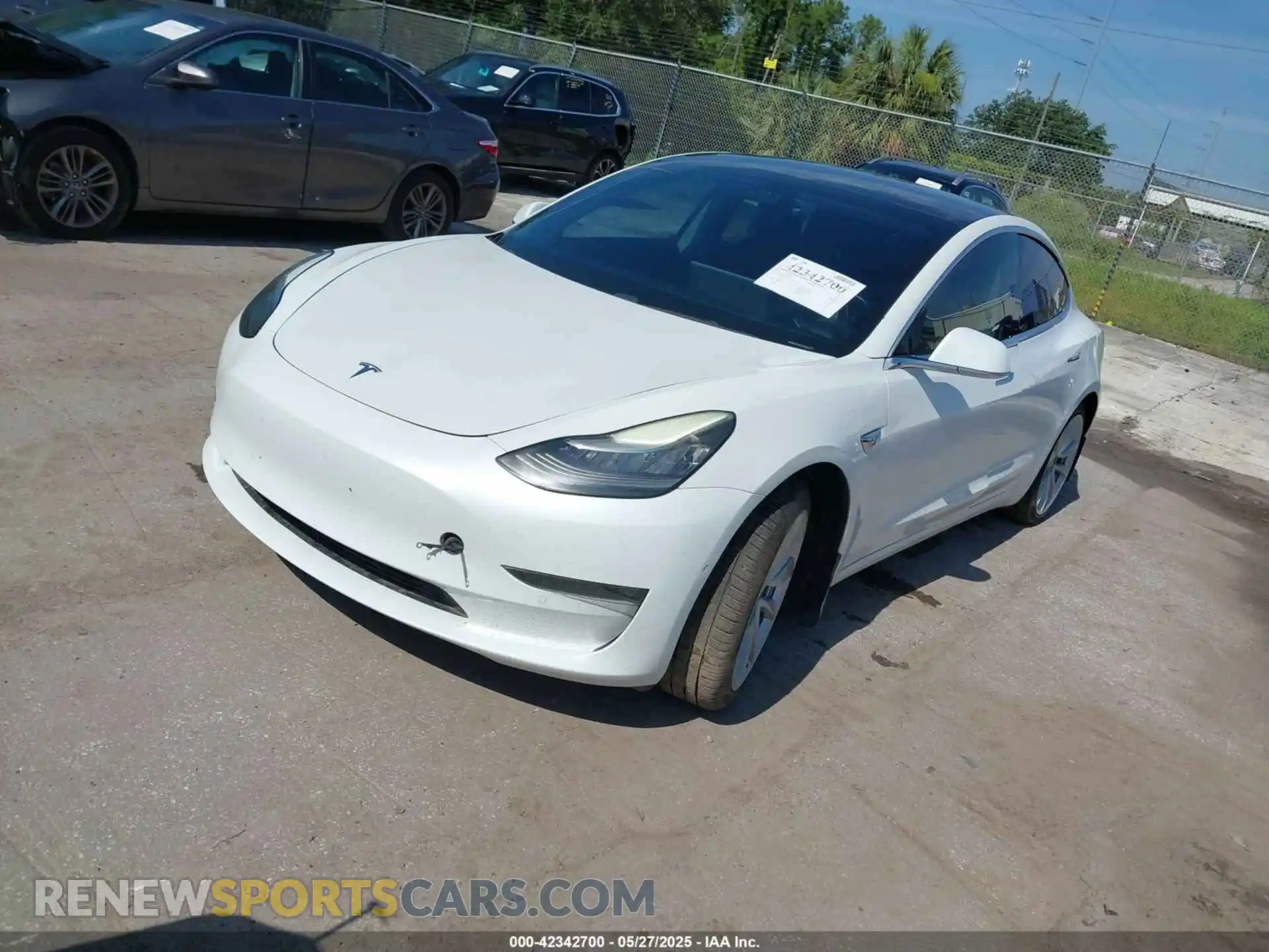 2 Photograph of a damaged car 5YJ3E1EB5KF365132 TESLA MODEL 3 2019