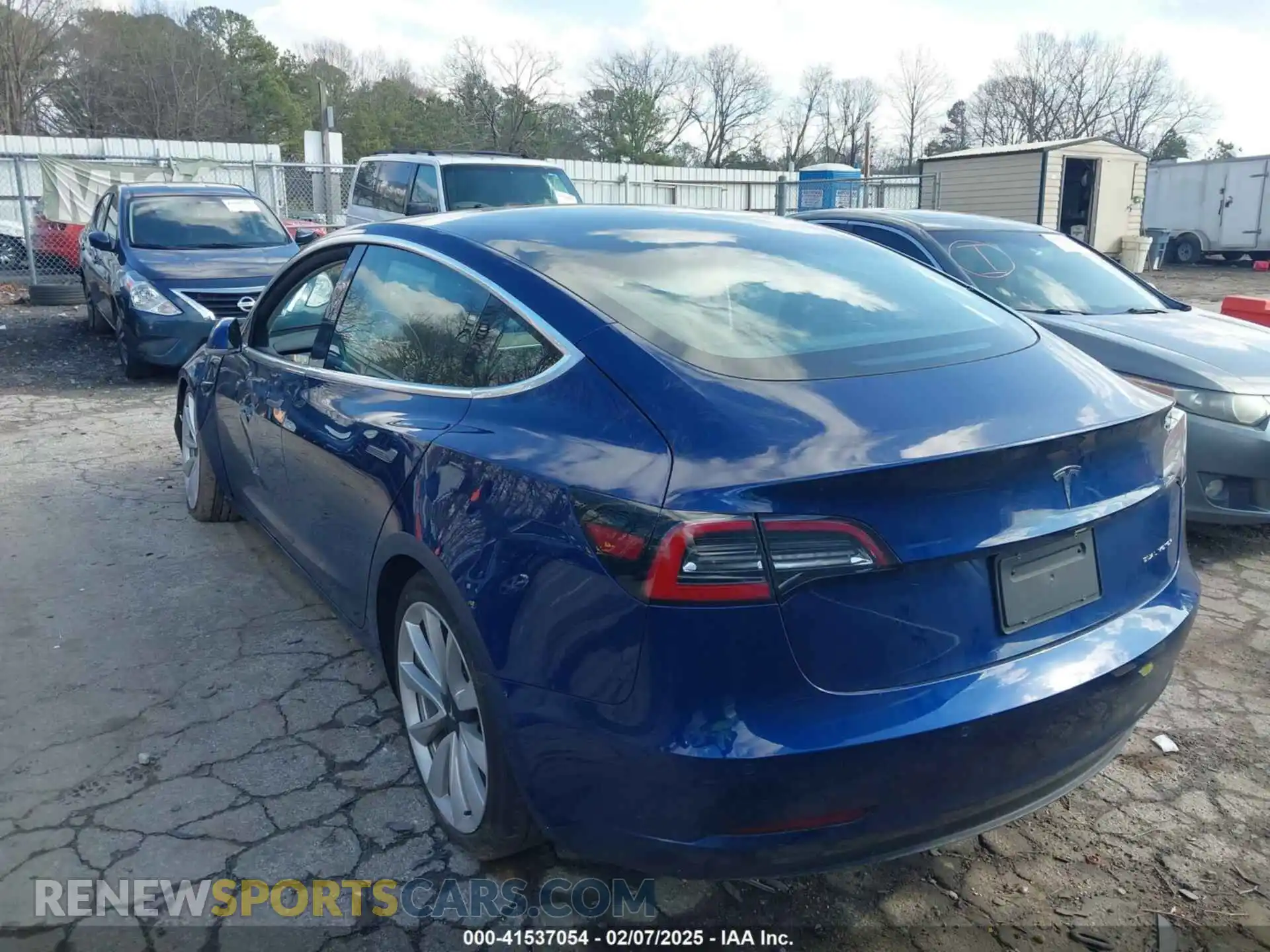 3 Photograph of a damaged car 5YJ3E1EB5KF365471 TESLA MODEL 3 2019