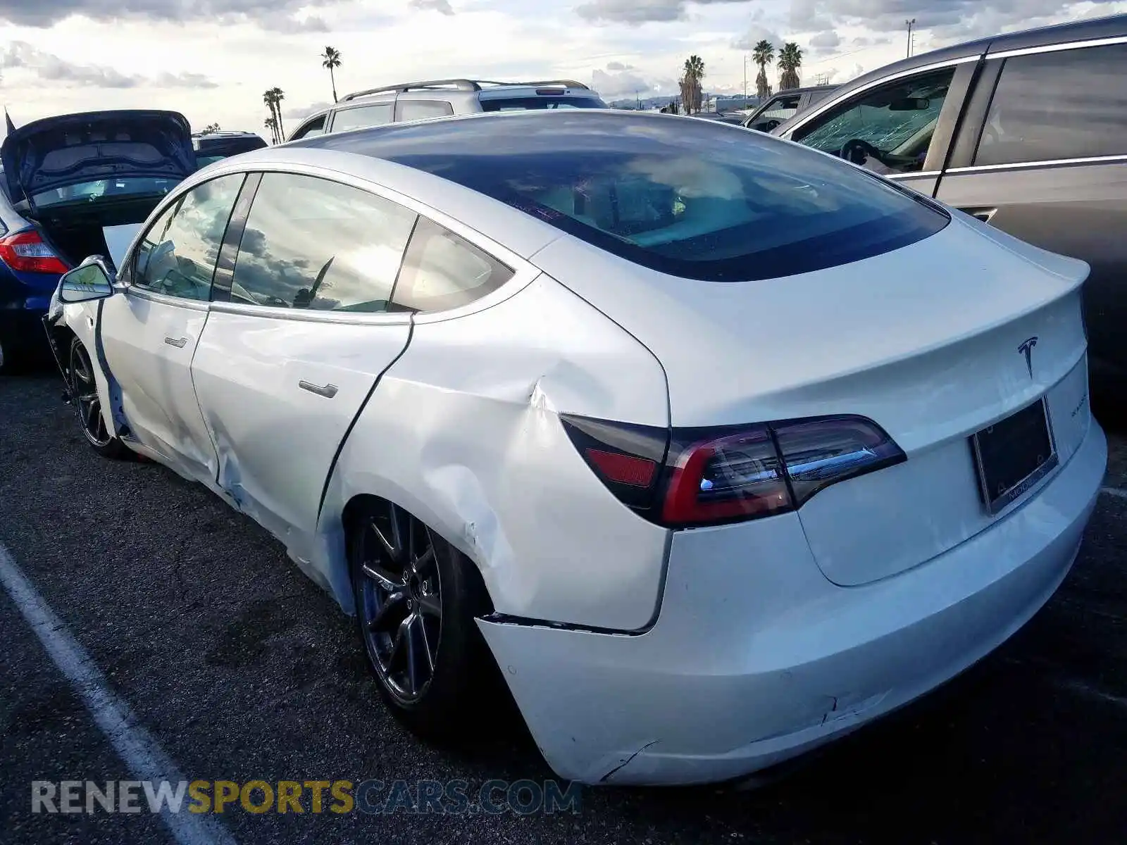 3 Photograph of a damaged car 5YJ3E1EB5KF421571 TESLA MODEL 3 2019